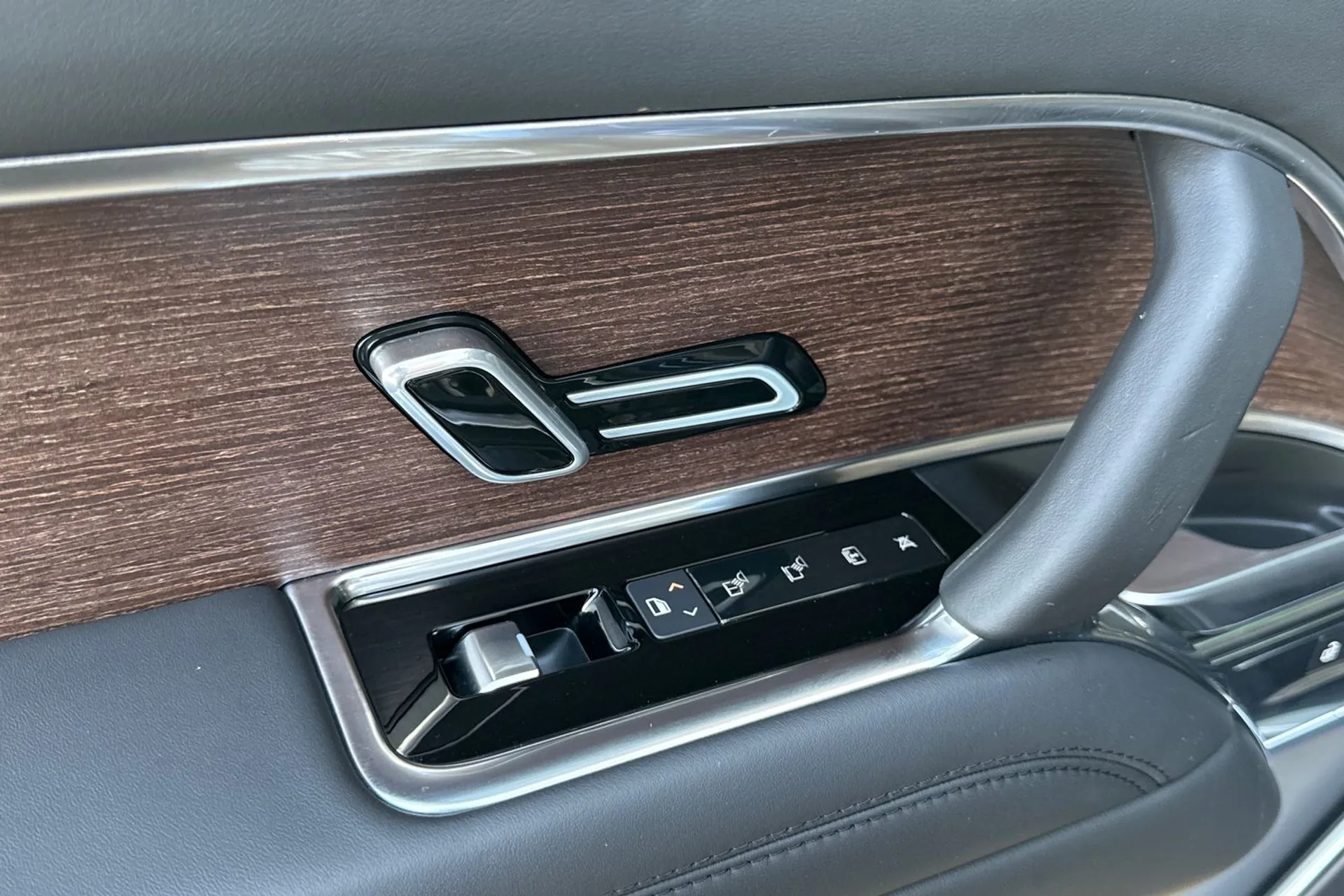 LAND ROVER RANGE ROVER thumbnail image number 21