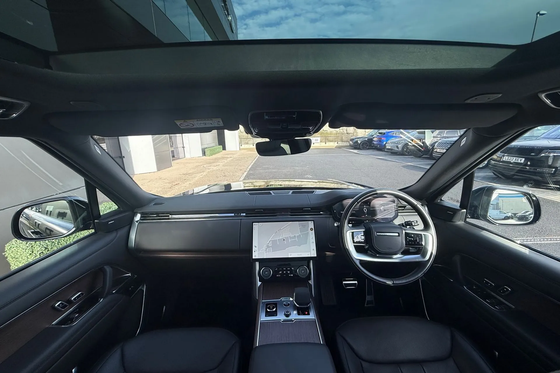 LAND ROVER RANGE ROVER thumbnail image number 3