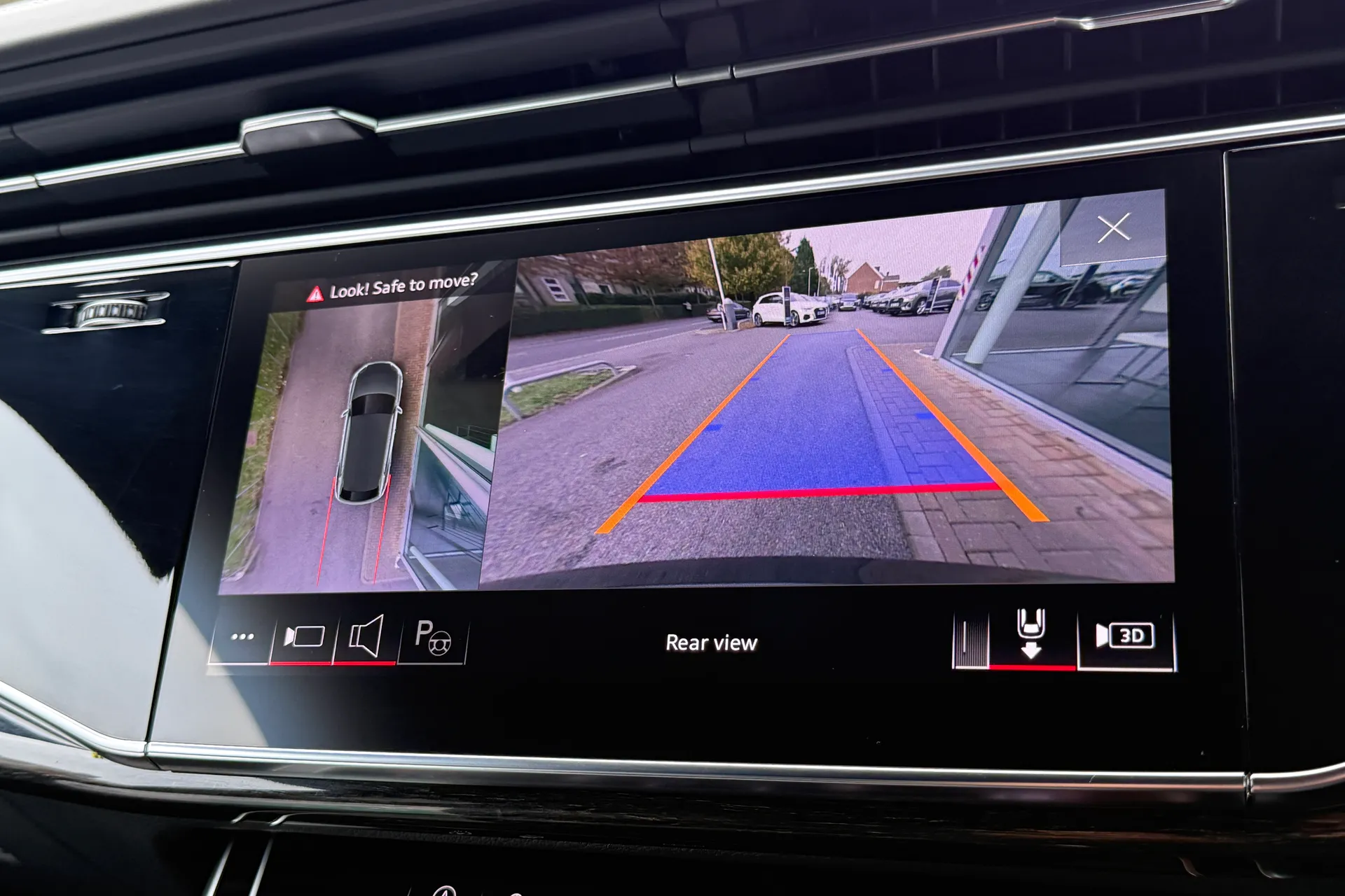 Audi Q8 thumbnail image number 4