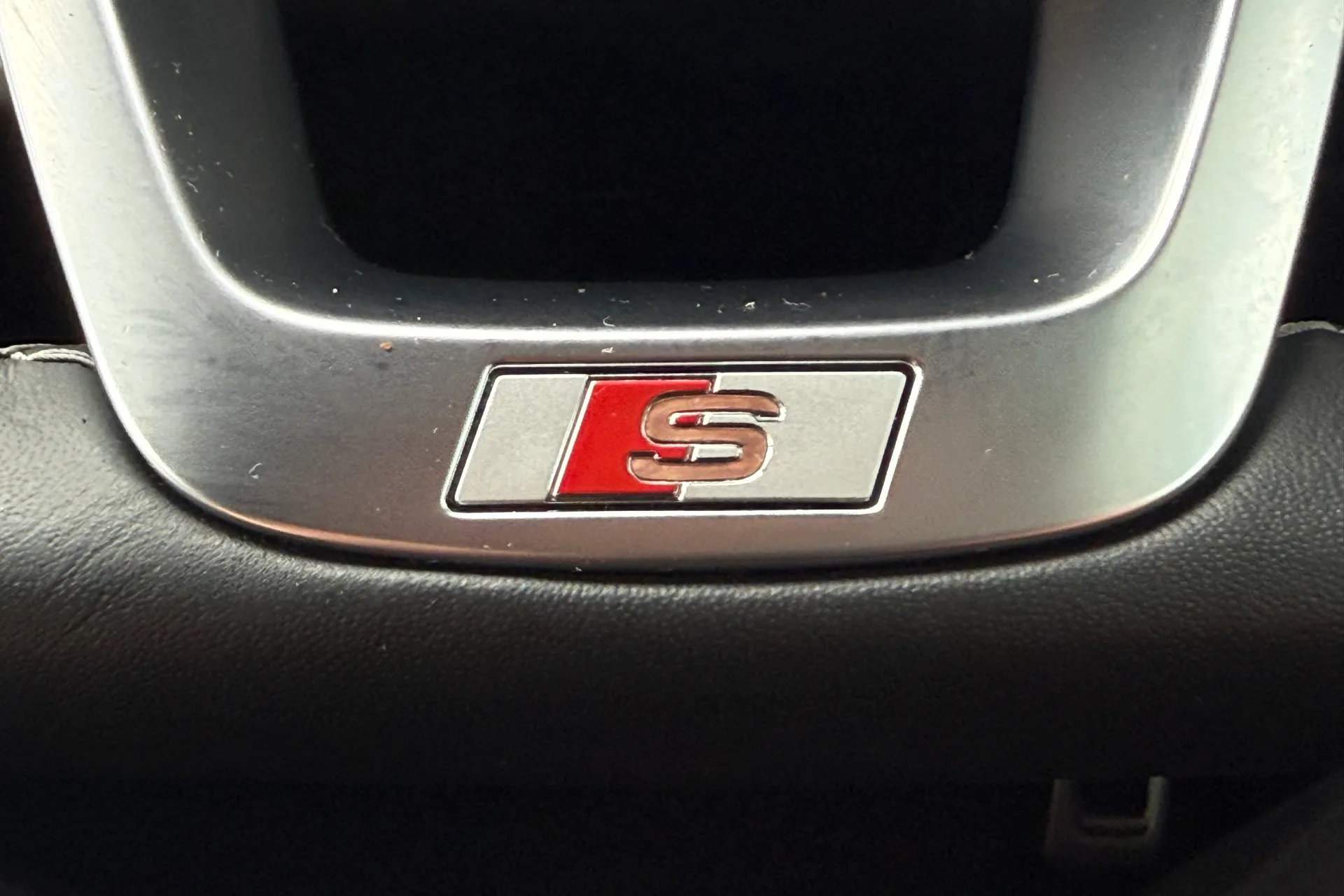 Audi Q8 thumbnail image number 14