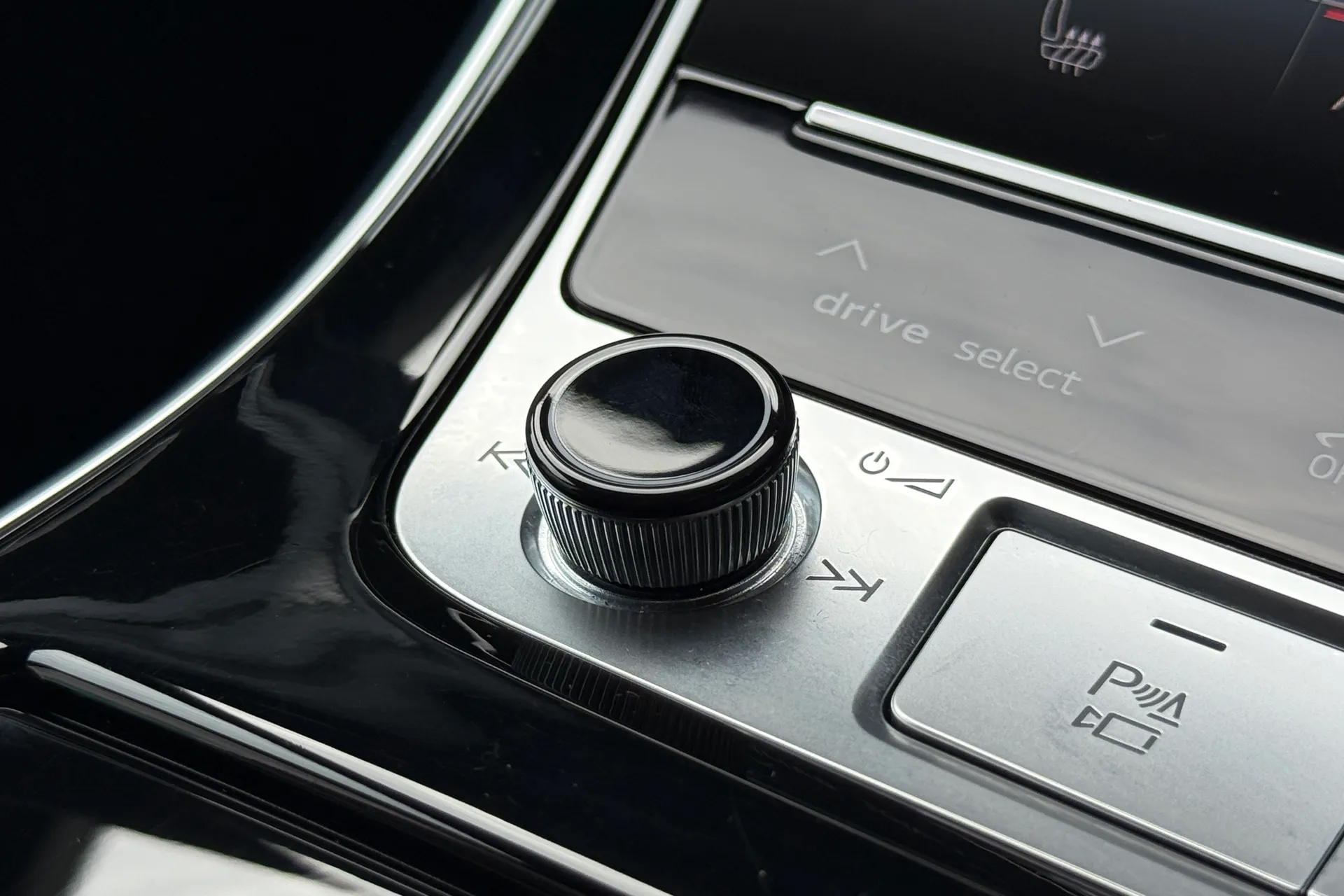 Audi Q8 thumbnail image number 22