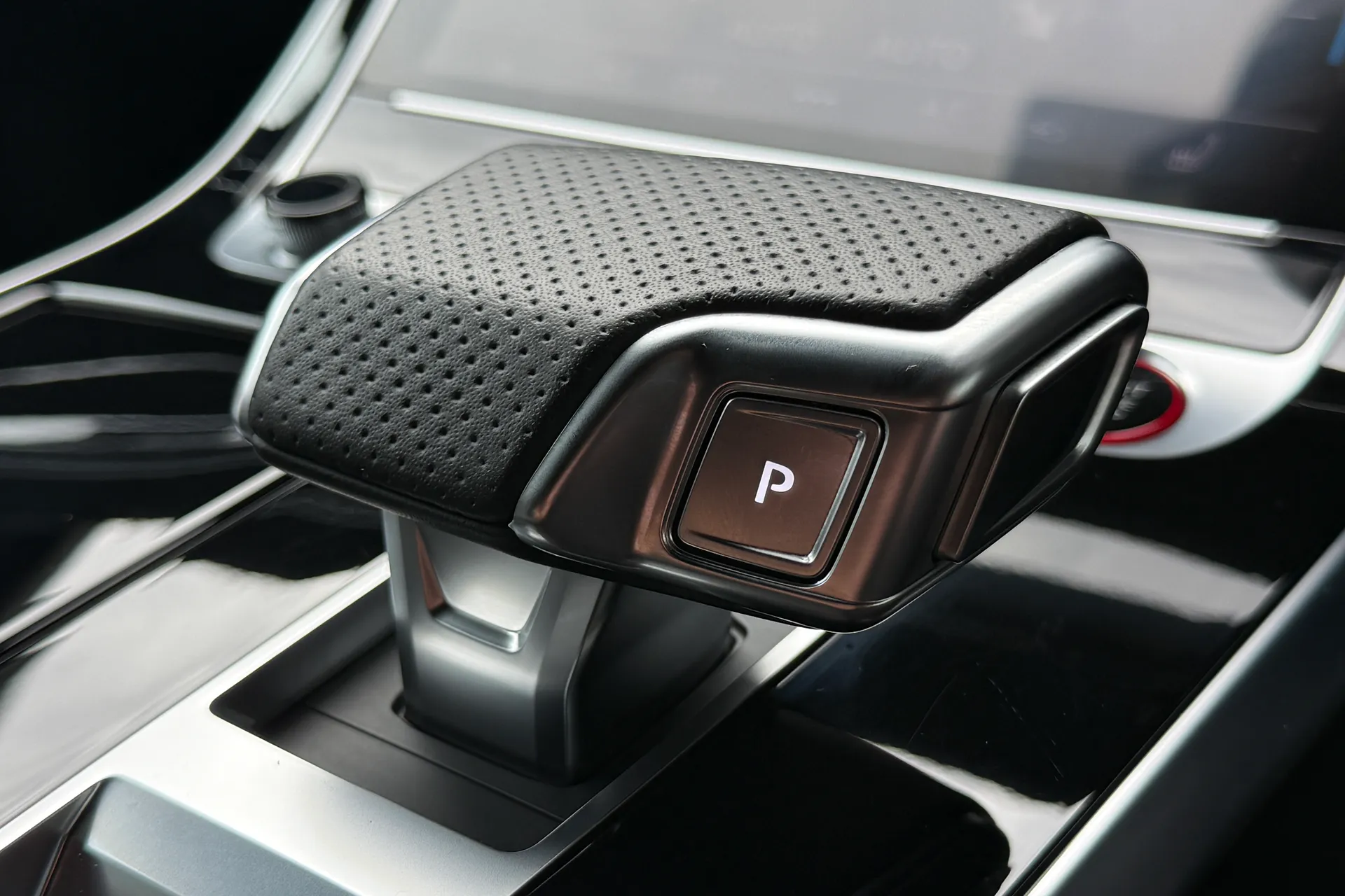 Audi Q8 thumbnail image number 25