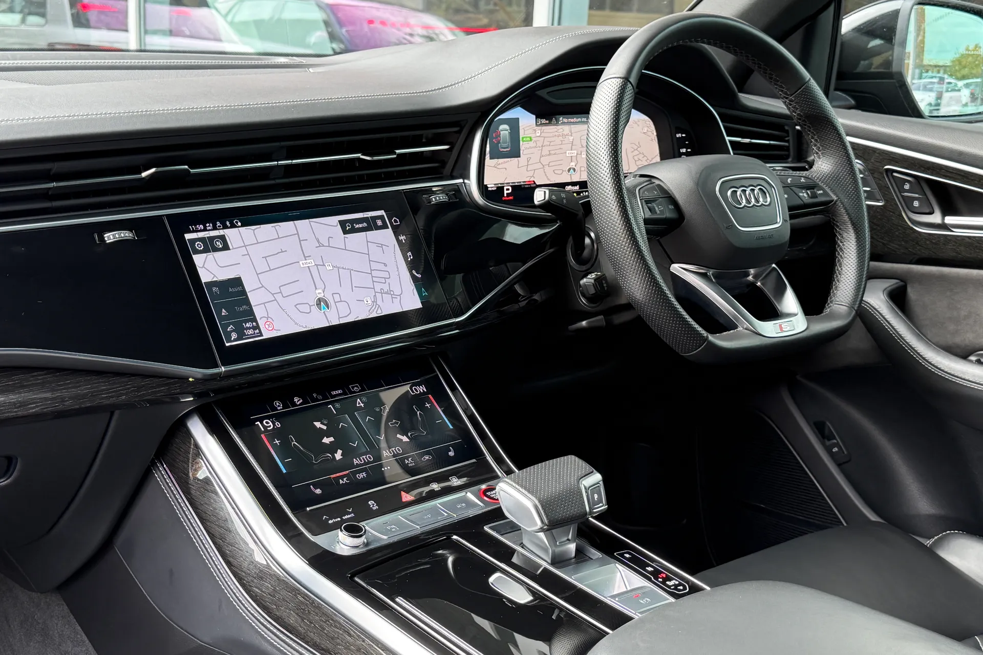 Audi Q8 thumbnail image number 57