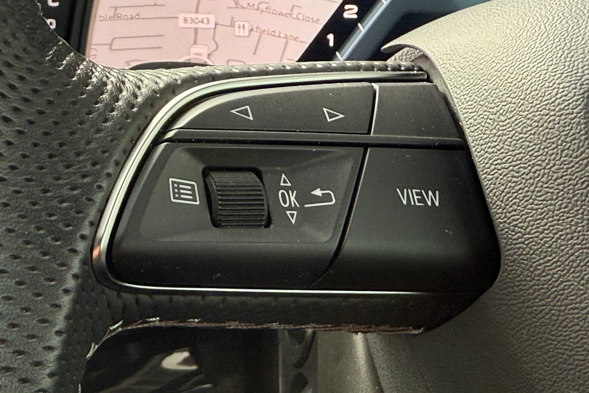 Audi Q8 thumbnail image number 12