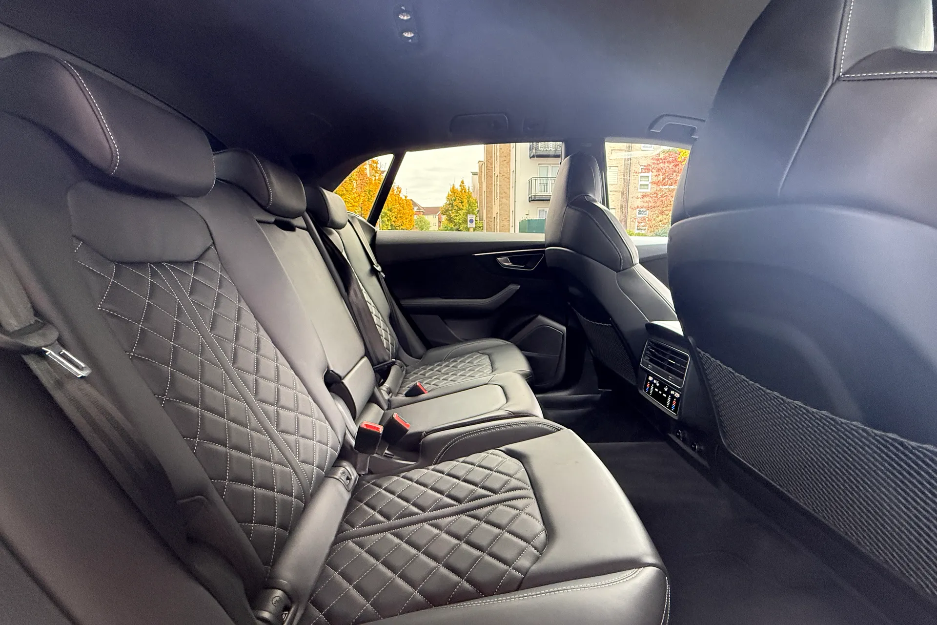 Audi Q8 thumbnail image number 36