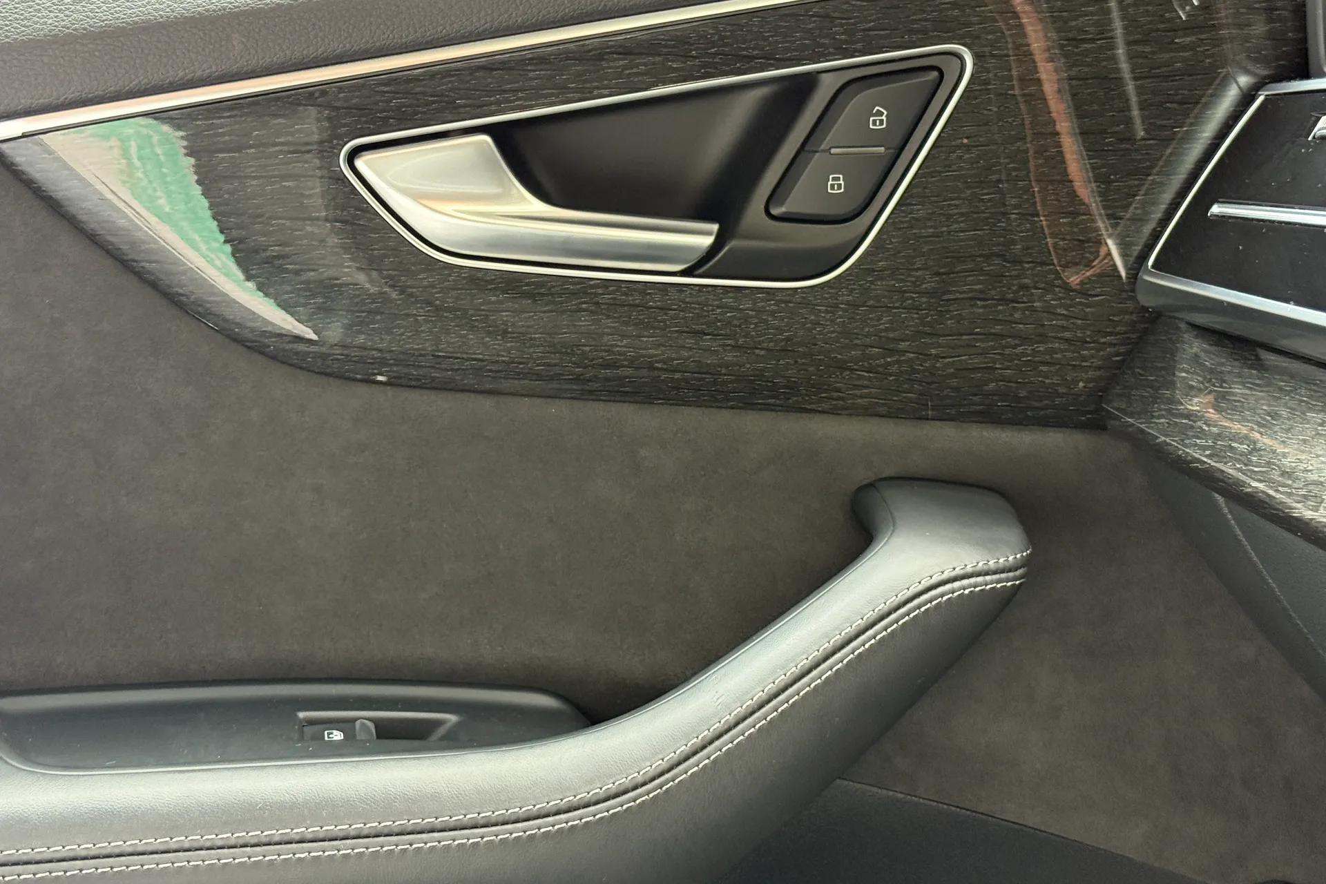 Audi Q8 thumbnail image number 31