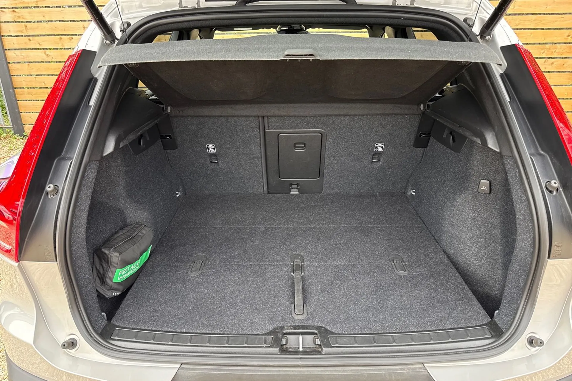 Volvo XC40 thumbnail image number 20