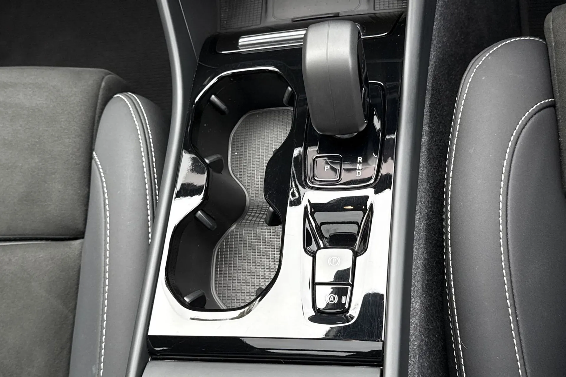 Volvo XC40 thumbnail image number 51