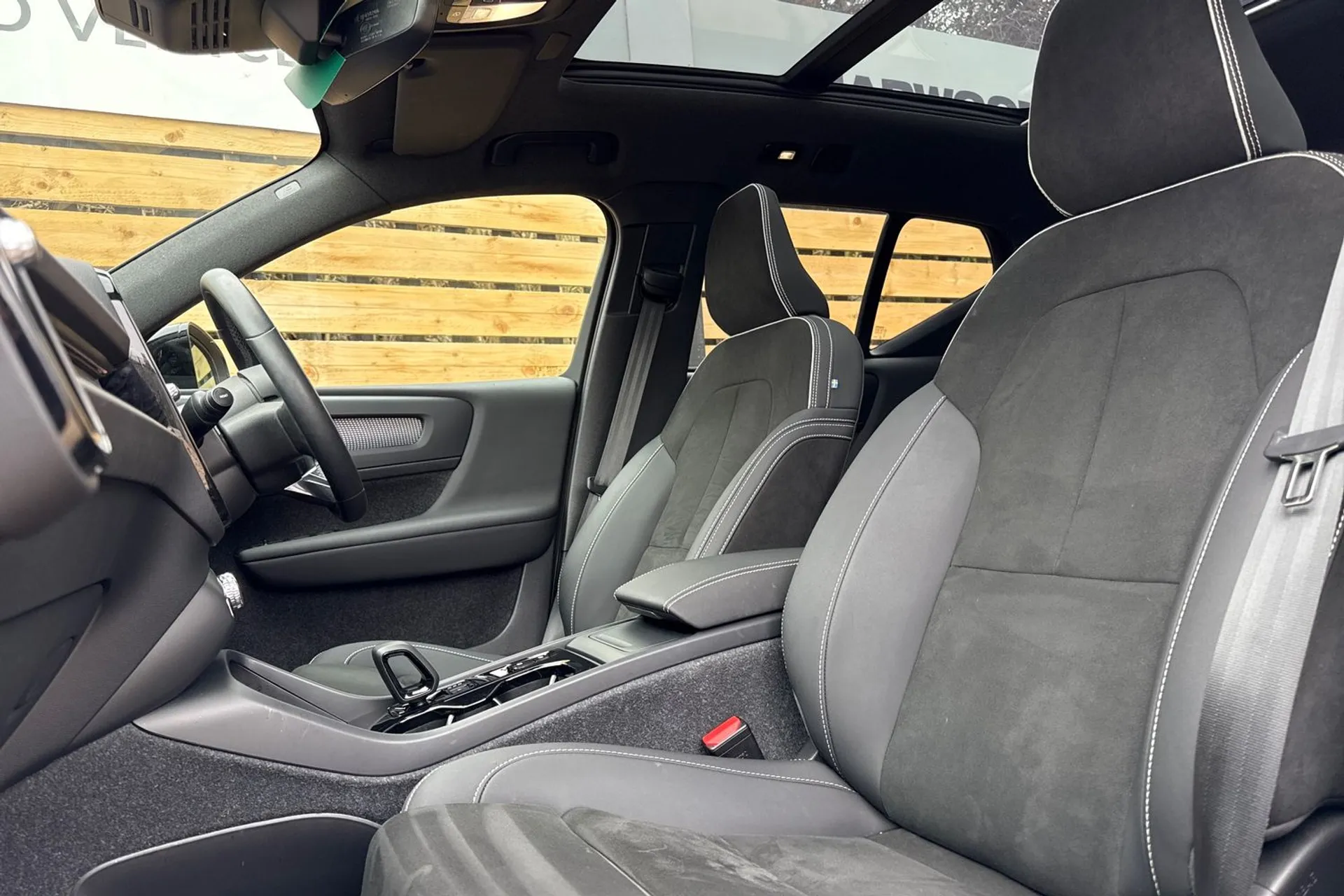 Volvo XC40 thumbnail image number 29