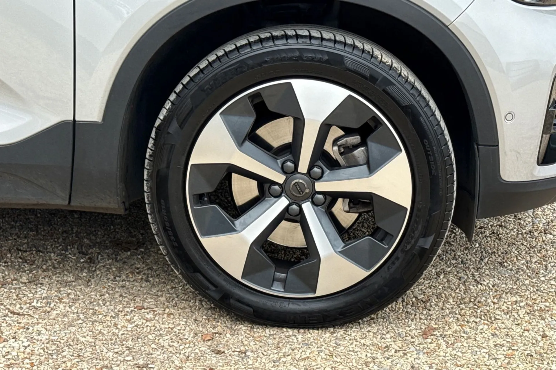 Volvo XC40 thumbnail image number 14