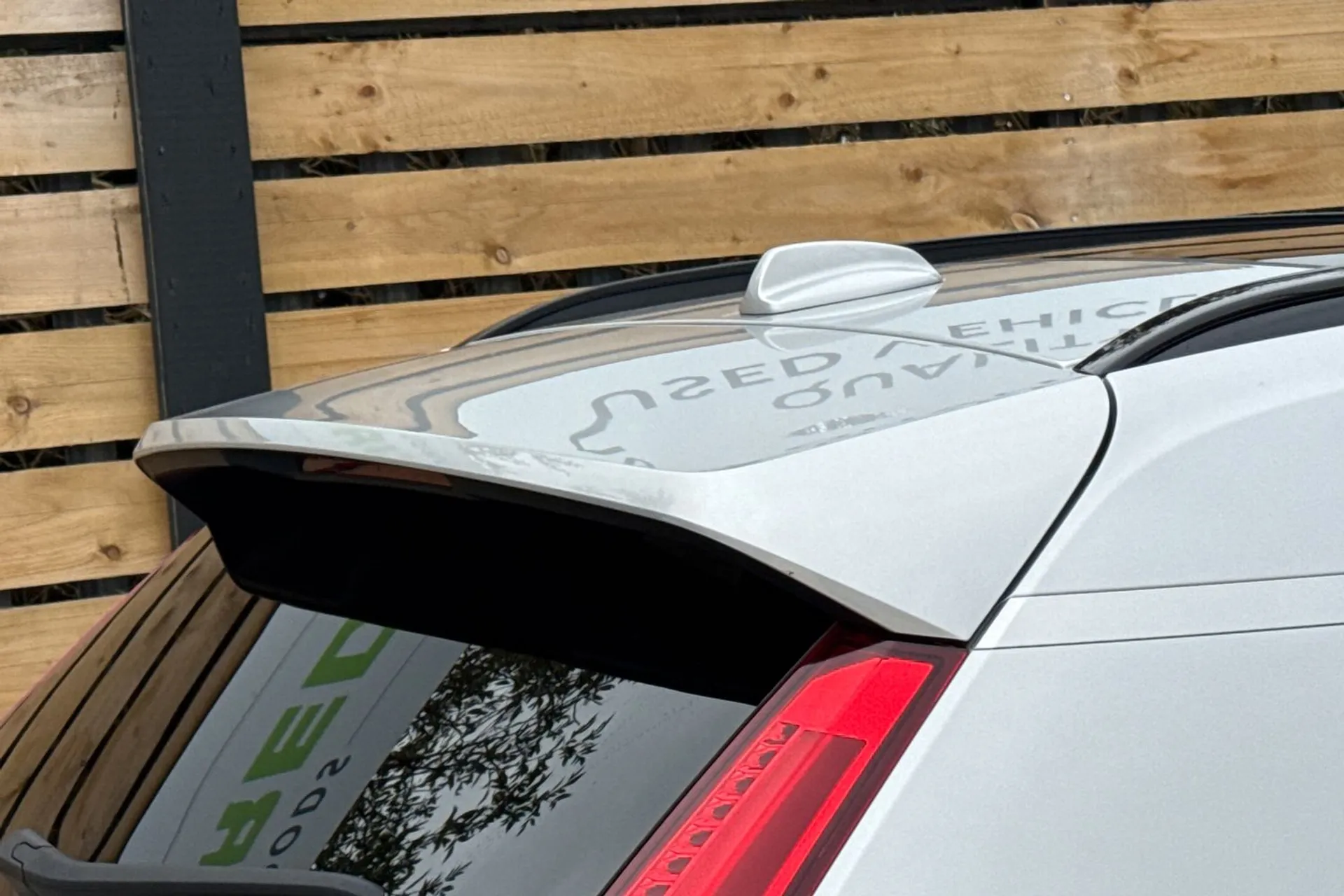 Volvo XC40 thumbnail image number 16