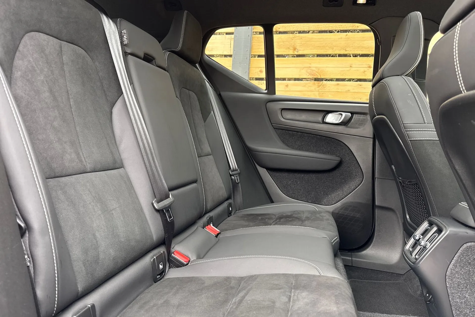 Volvo XC40 thumbnail image number 23