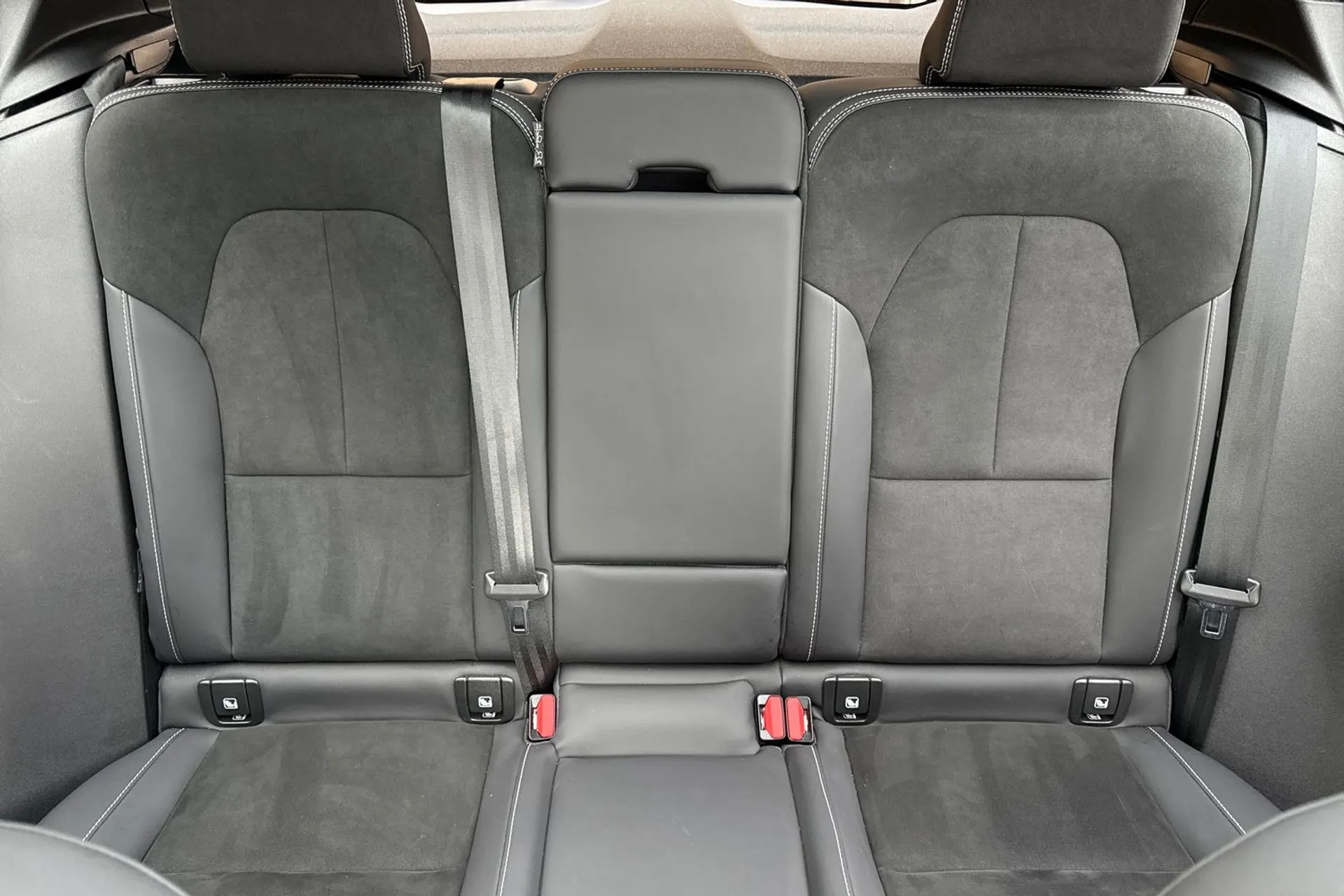 Volvo XC40 thumbnail image number 31