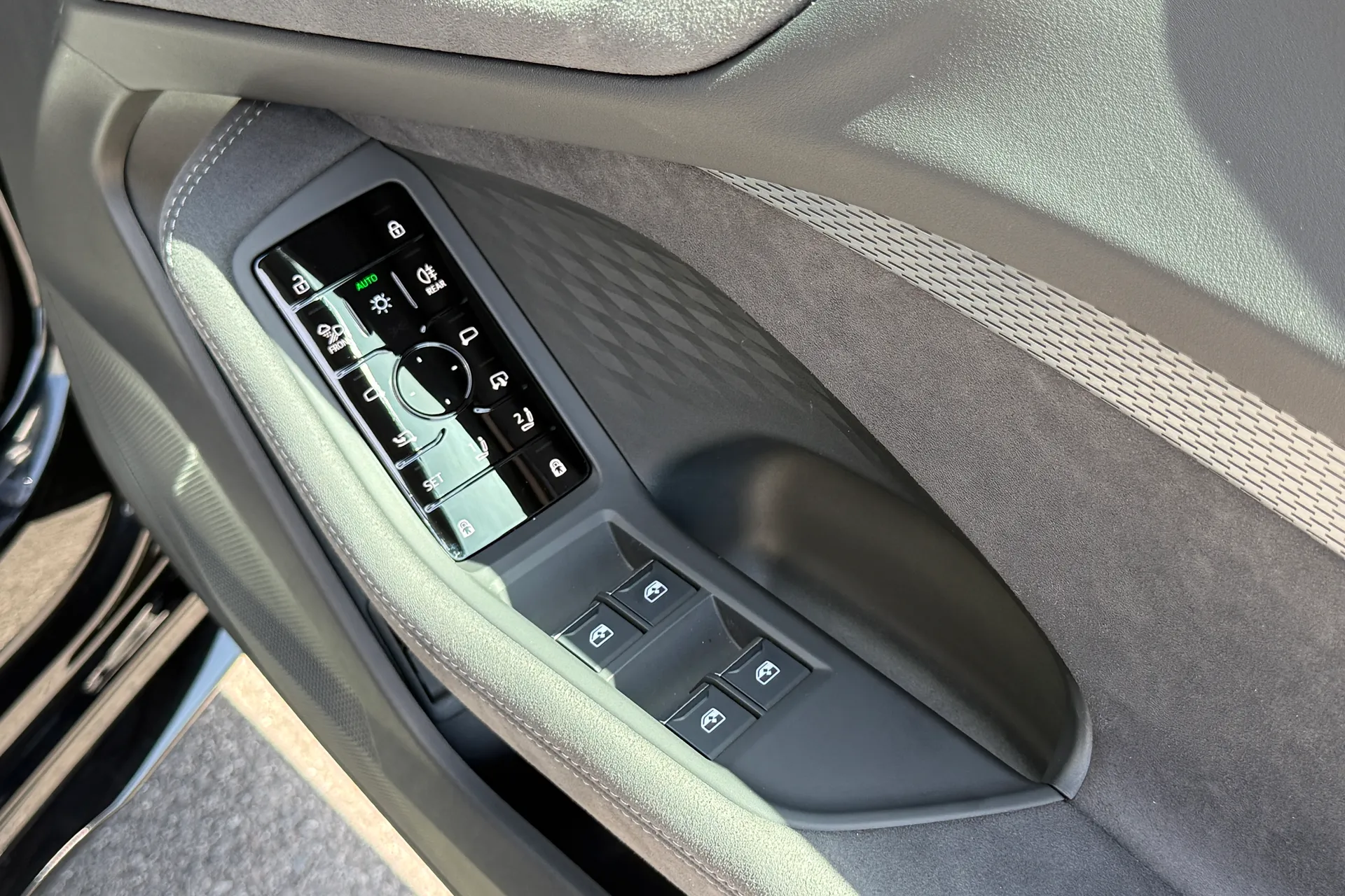 Audi A5 thumbnail image number 43