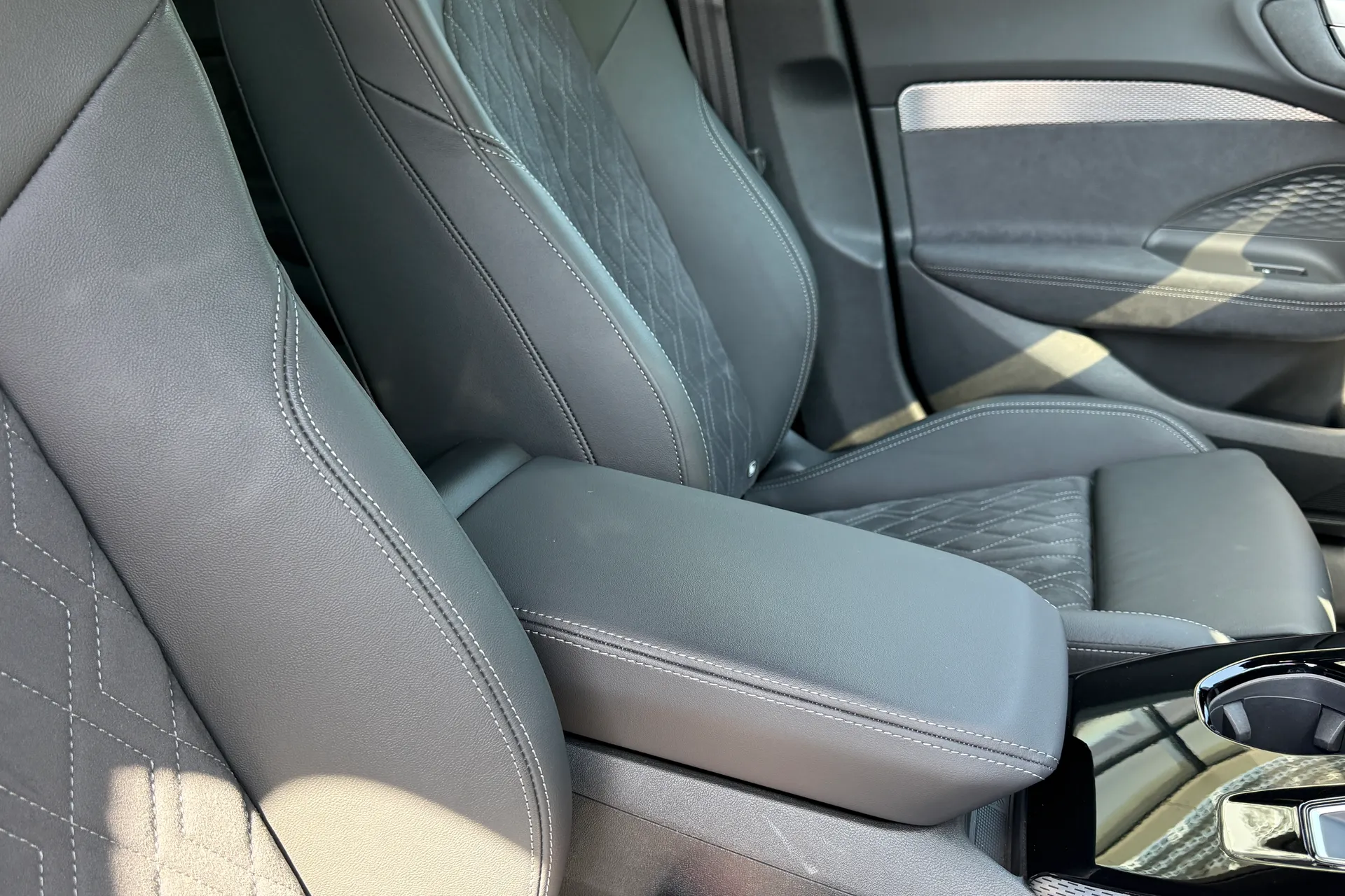 Audi A5 thumbnail image number 27
