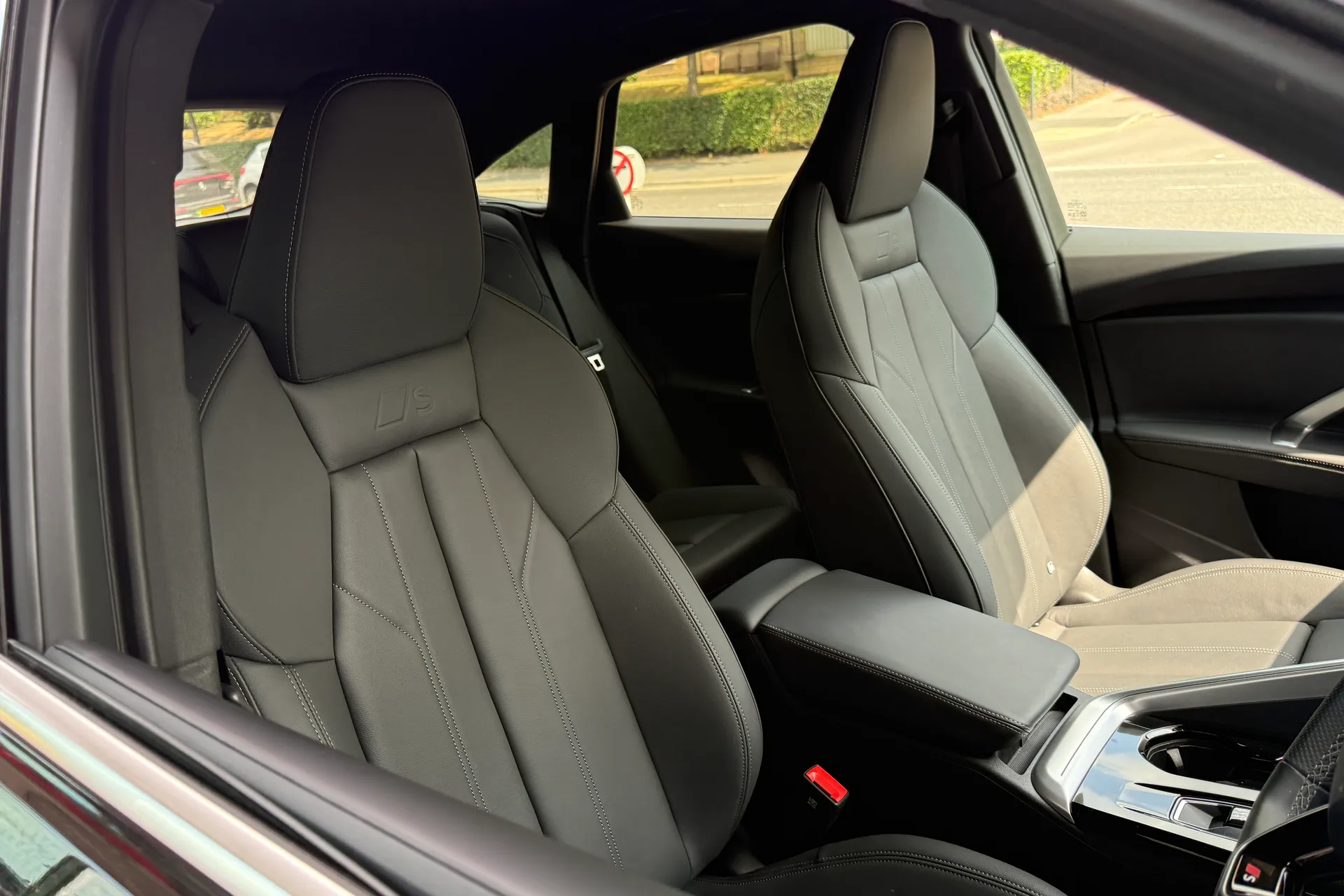 Audi Q5 thumbnail image number 28