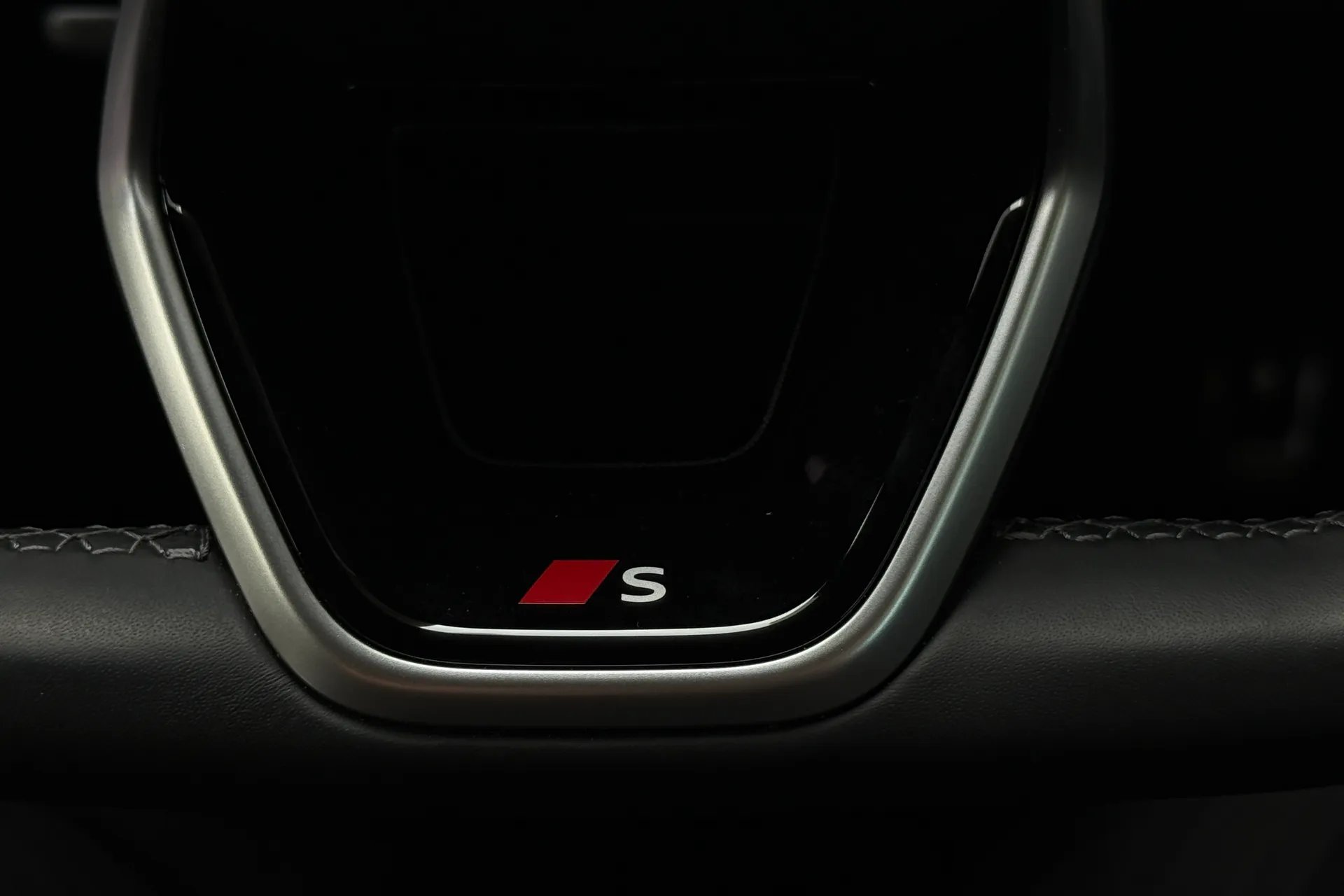 Audi Q5 thumbnail image number 10