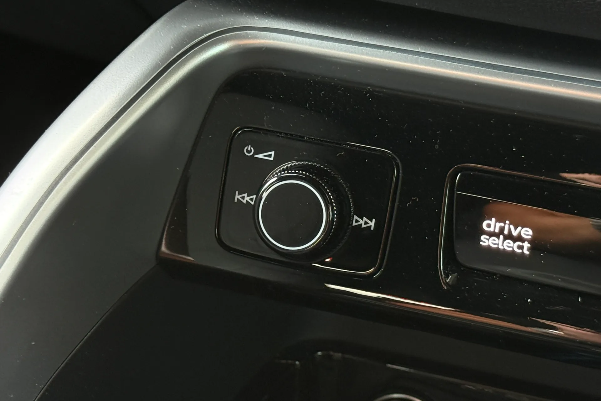 Audi Q5 thumbnail image number 17