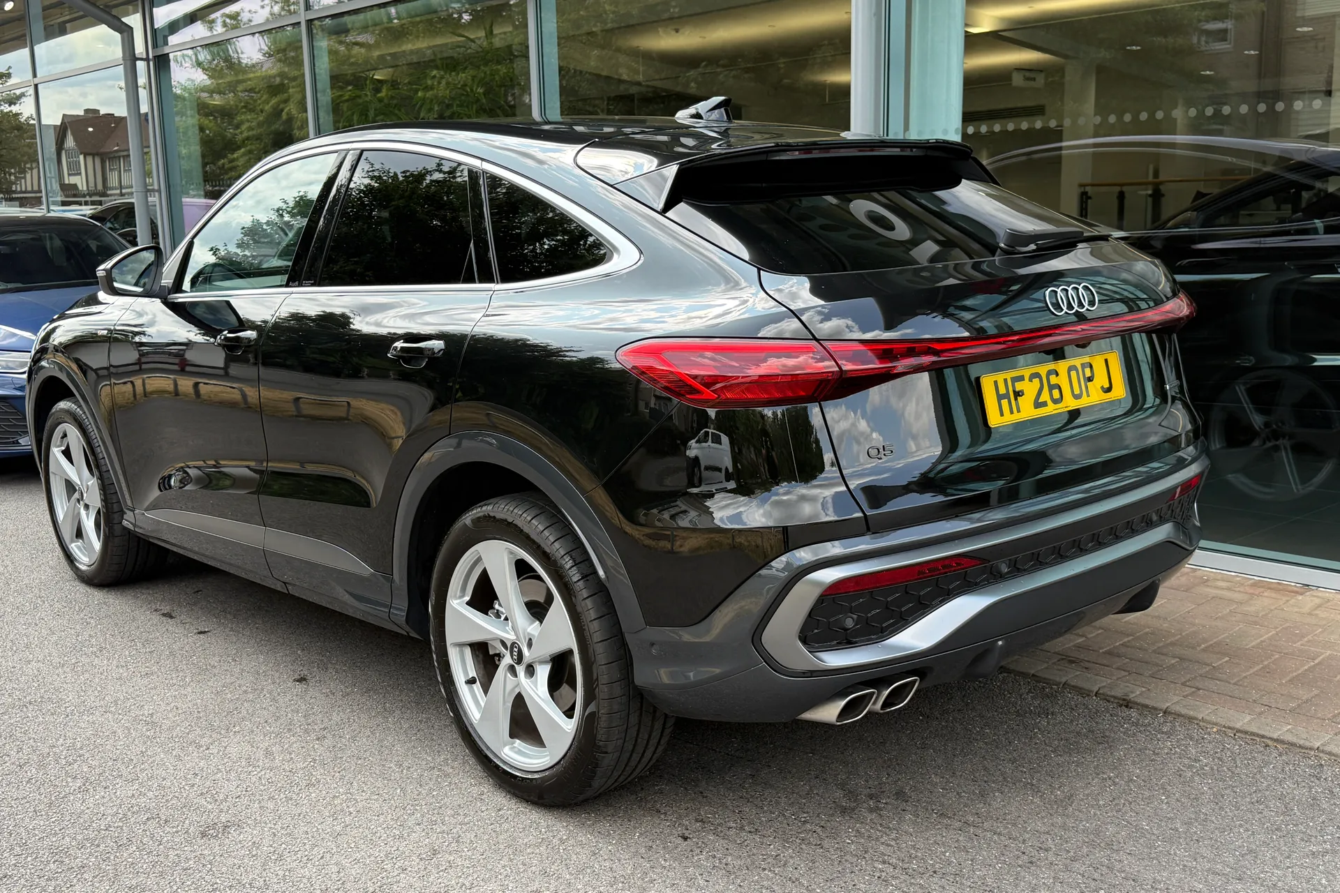 Audi Q5 thumbnail image number 3