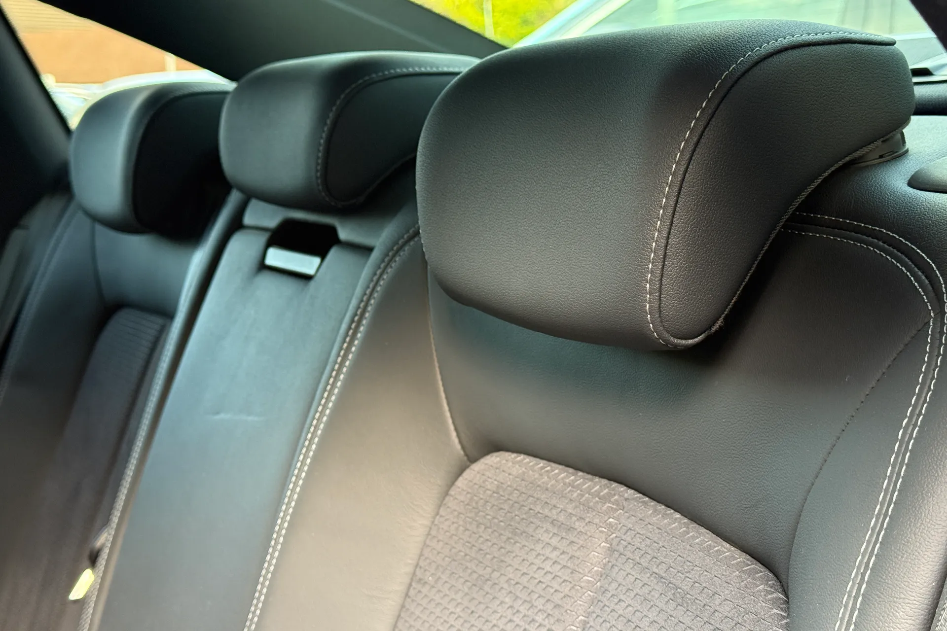 Audi A6 thumbnail image number 27