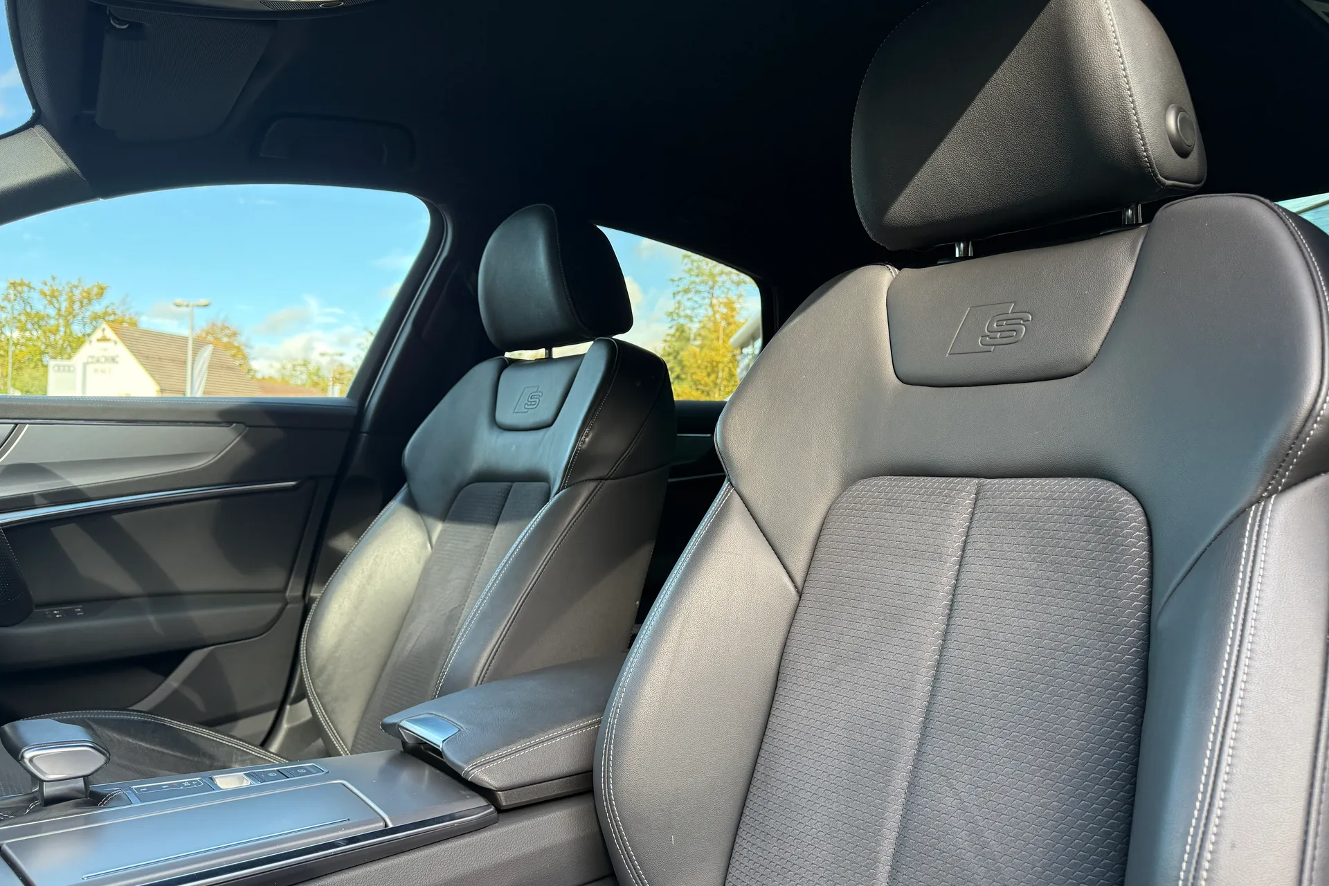 Audi A6 thumbnail image number 19