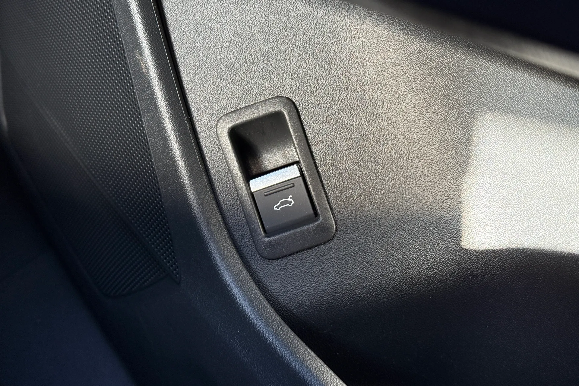 Audi Q4 thumbnail image number 20