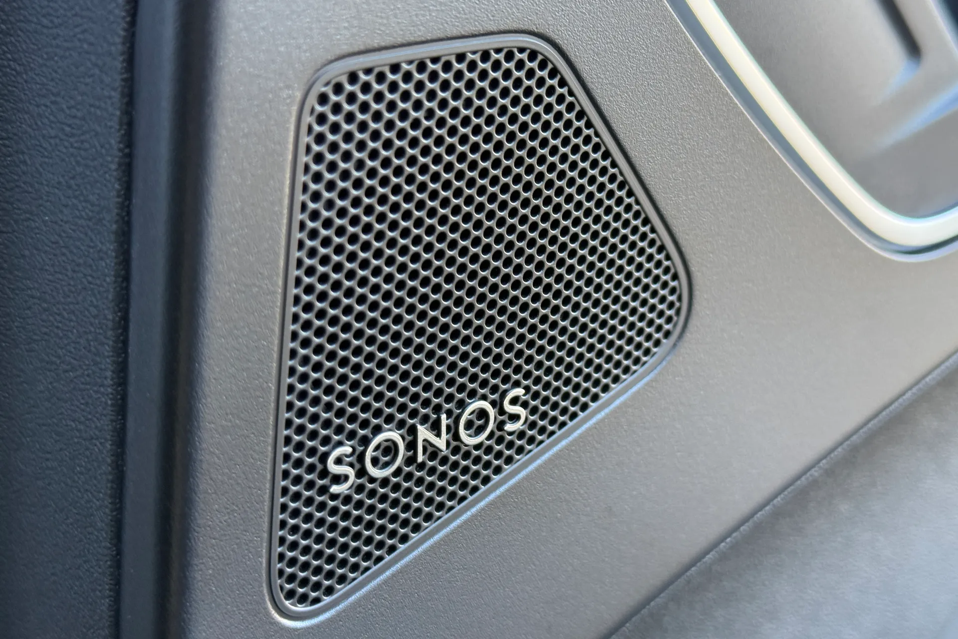 Audi Q4 thumbnail image number 41