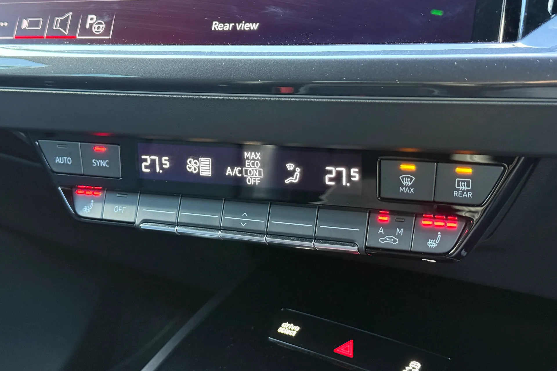 Audi Q4 thumbnail image number 25