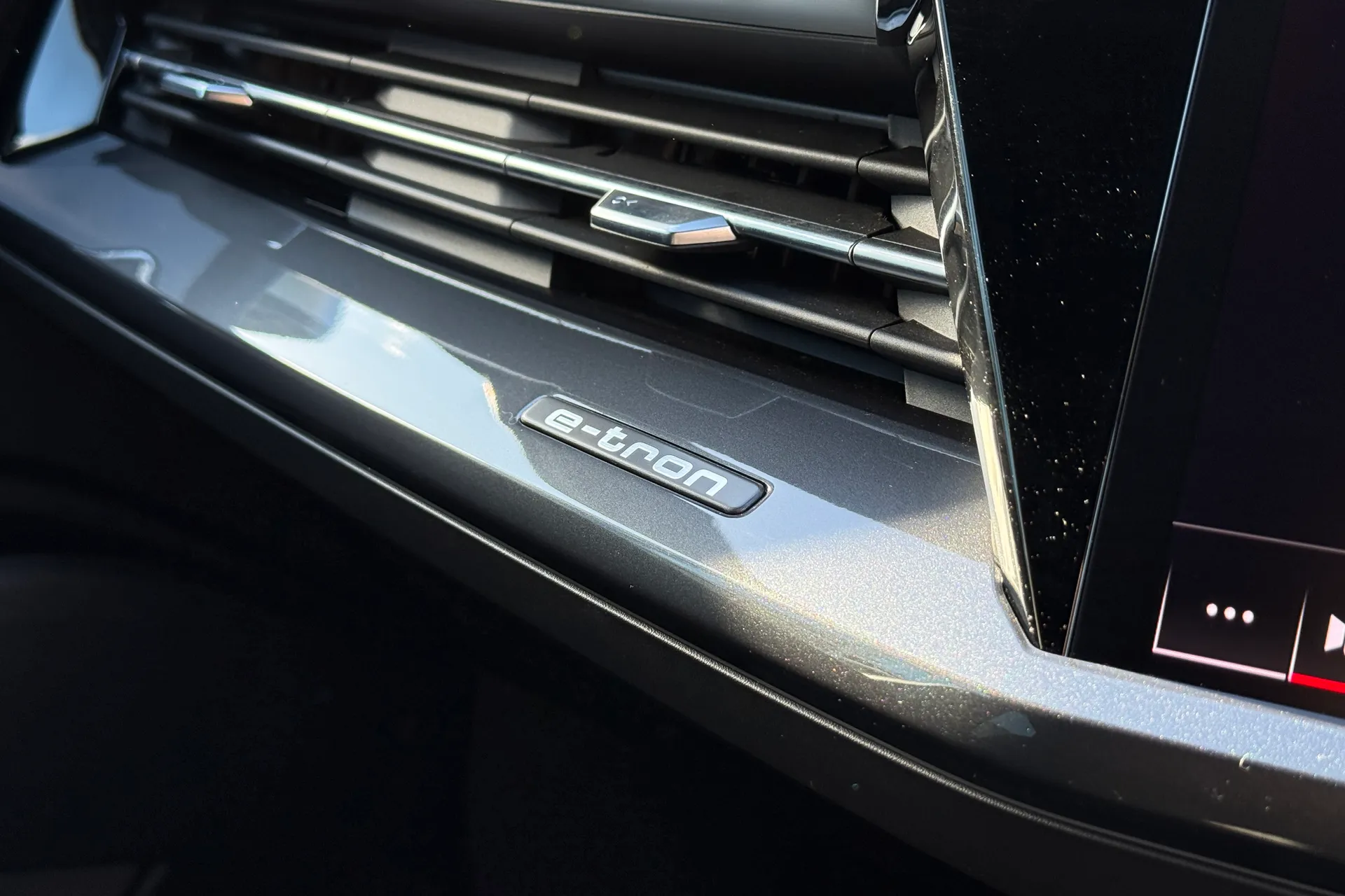 Audi Q4 thumbnail image number 24