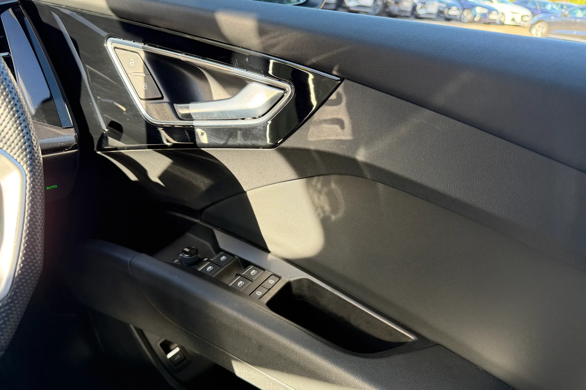 Audi Q4 thumbnail image number 22