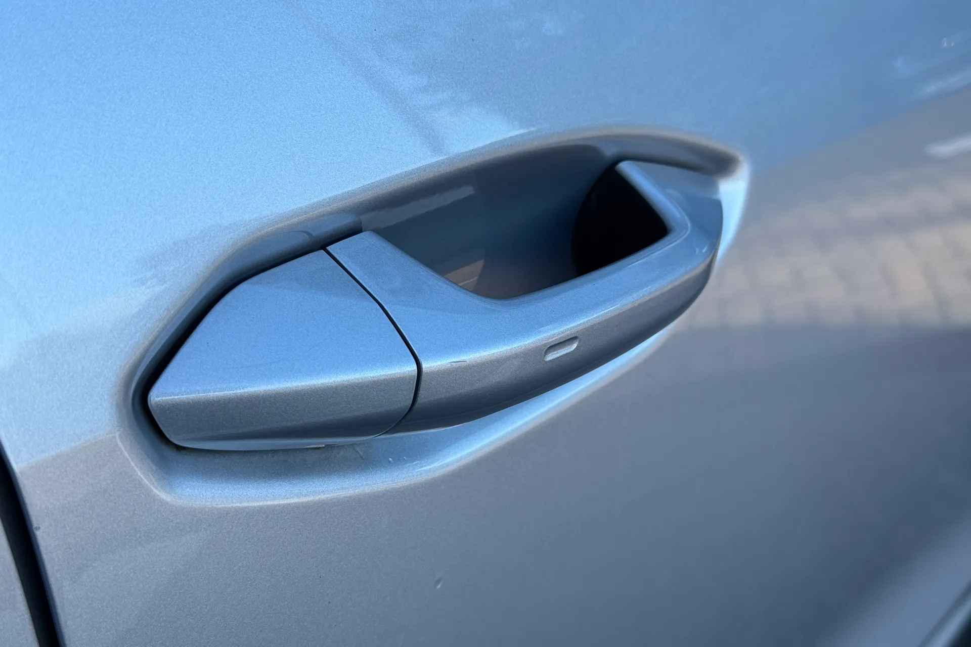 Audi Q4 thumbnail image number 11