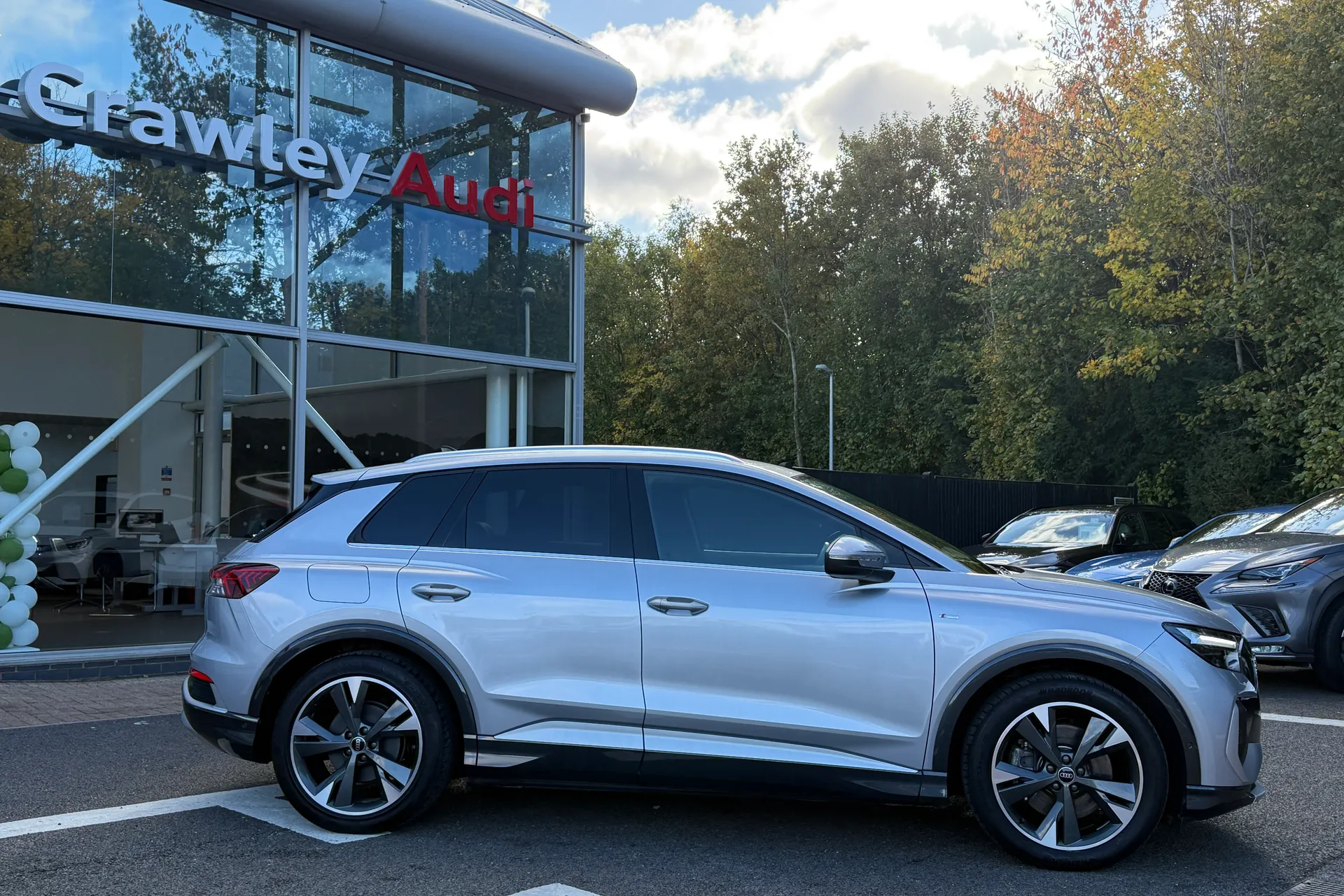 Audi Q4 thumbnail image number 2