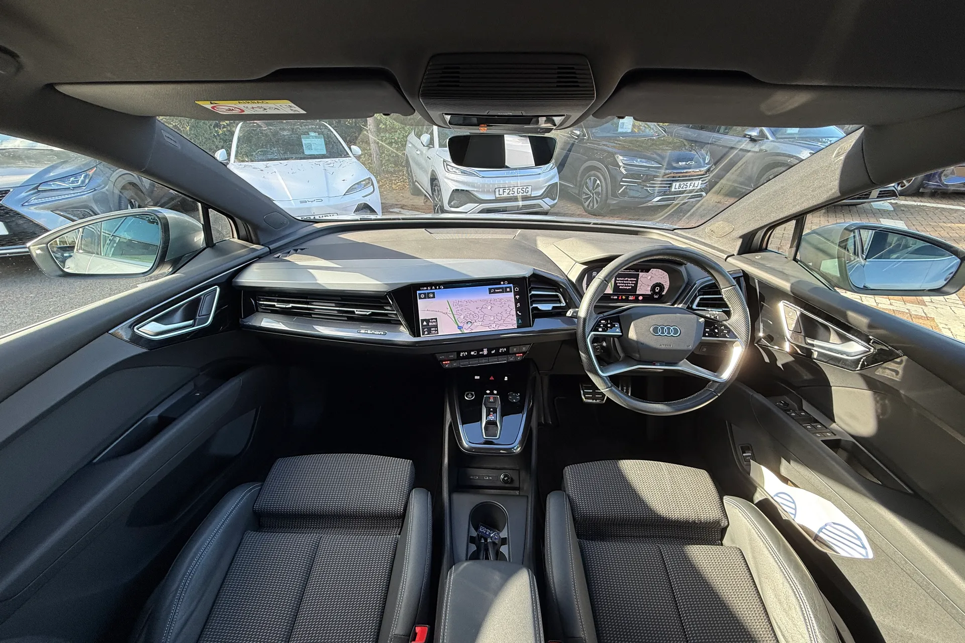 Audi Q4 thumbnail image number 3