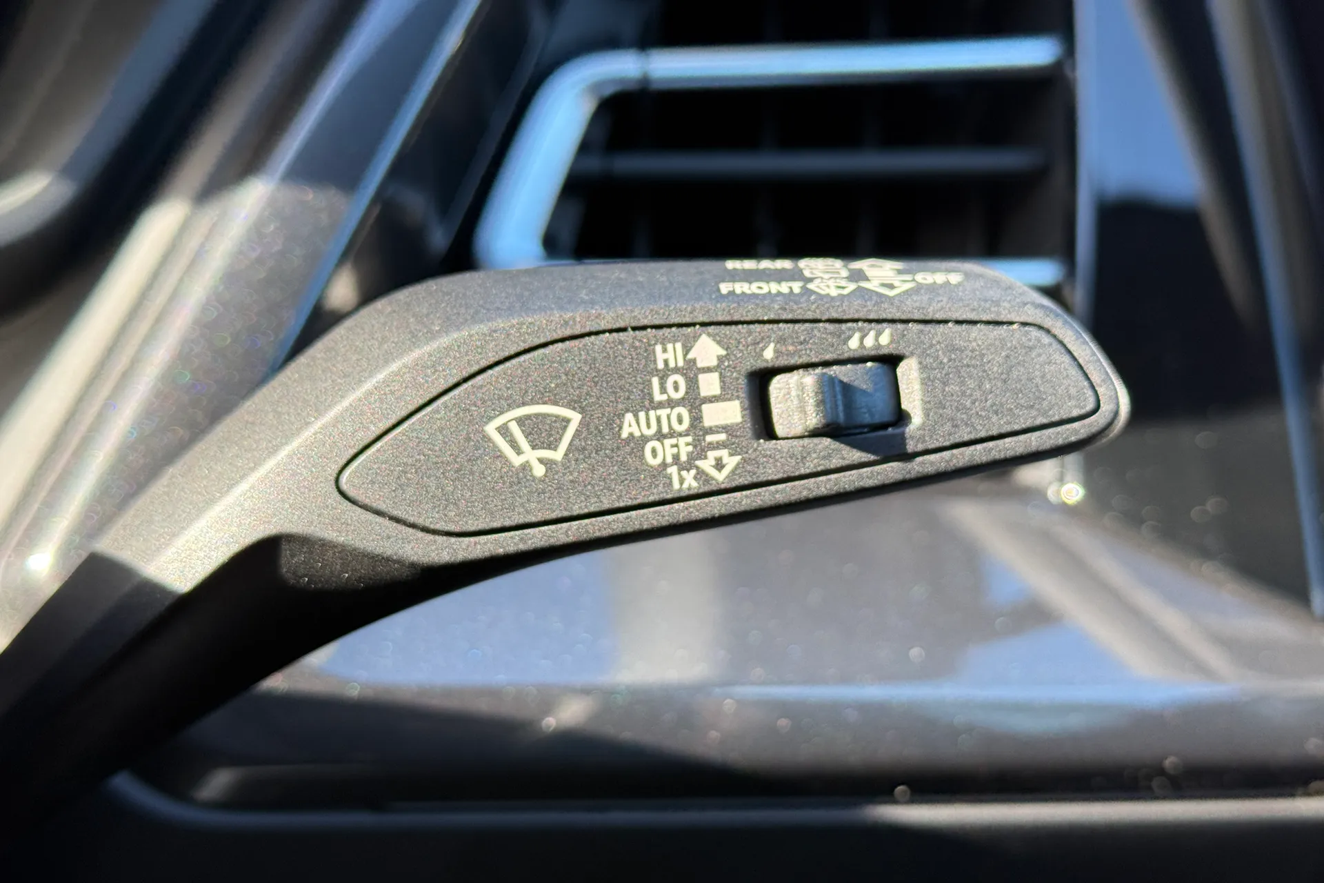 Audi Q4 thumbnail image number 19