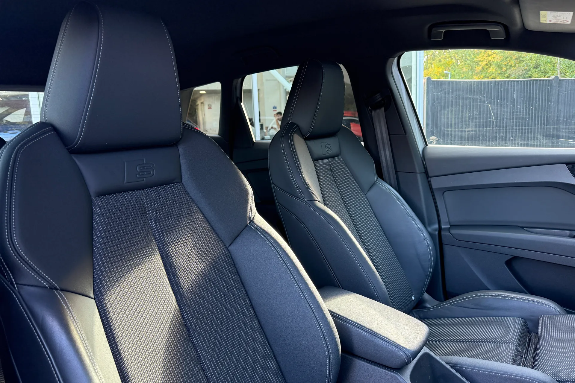 Audi Q4 thumbnail image number 28