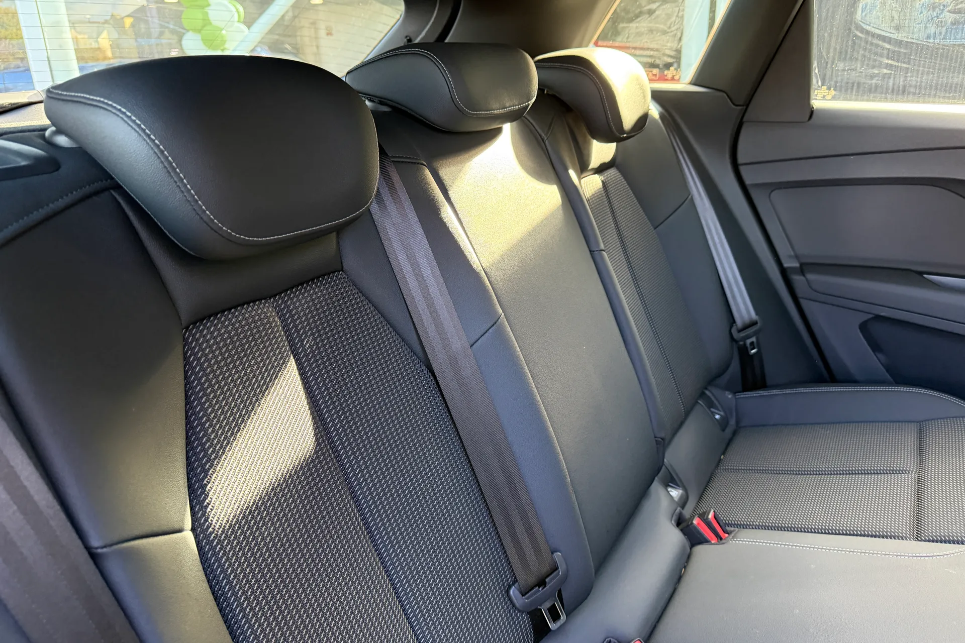 Audi Q4 thumbnail image number 35