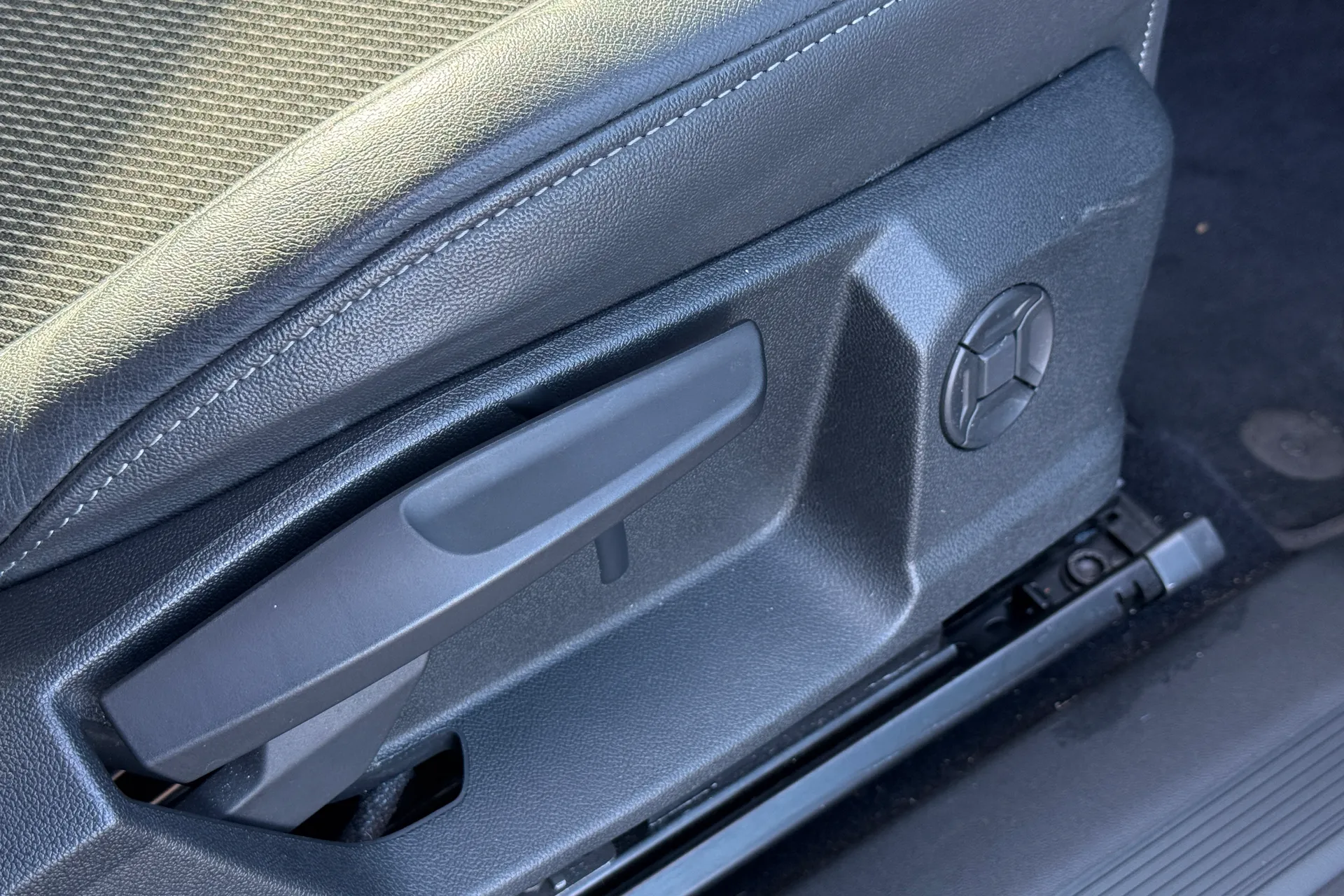 Audi Q4 thumbnail image number 29