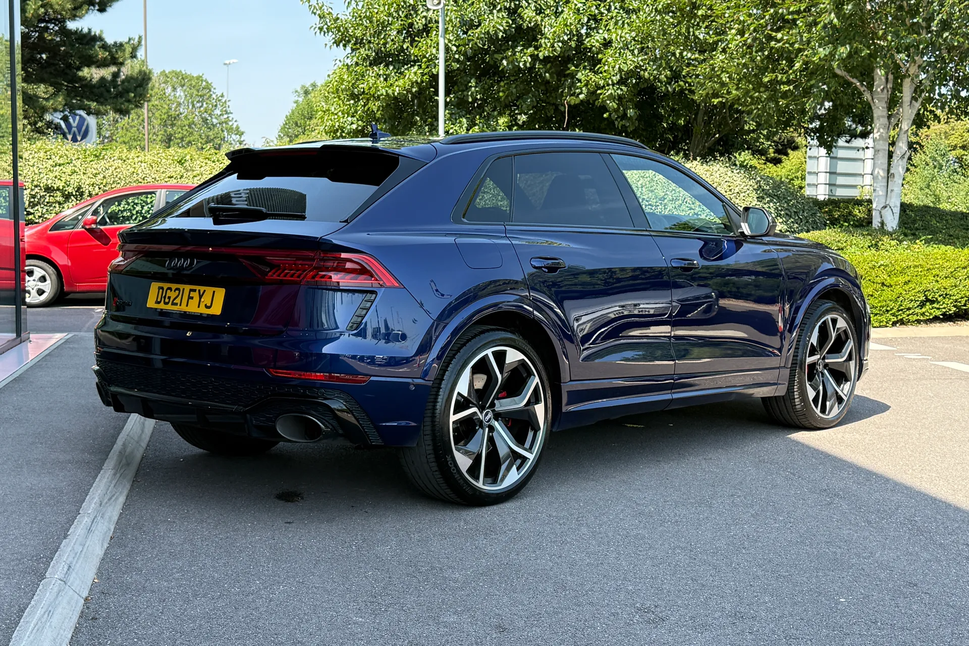 Audi RS Q8 thumbnail image number 17