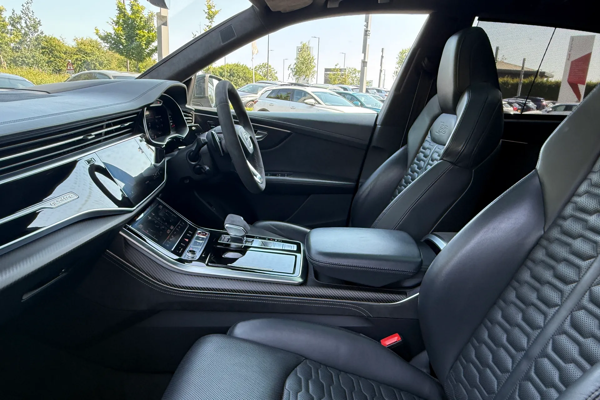 Audi RS Q8 thumbnail image number 22