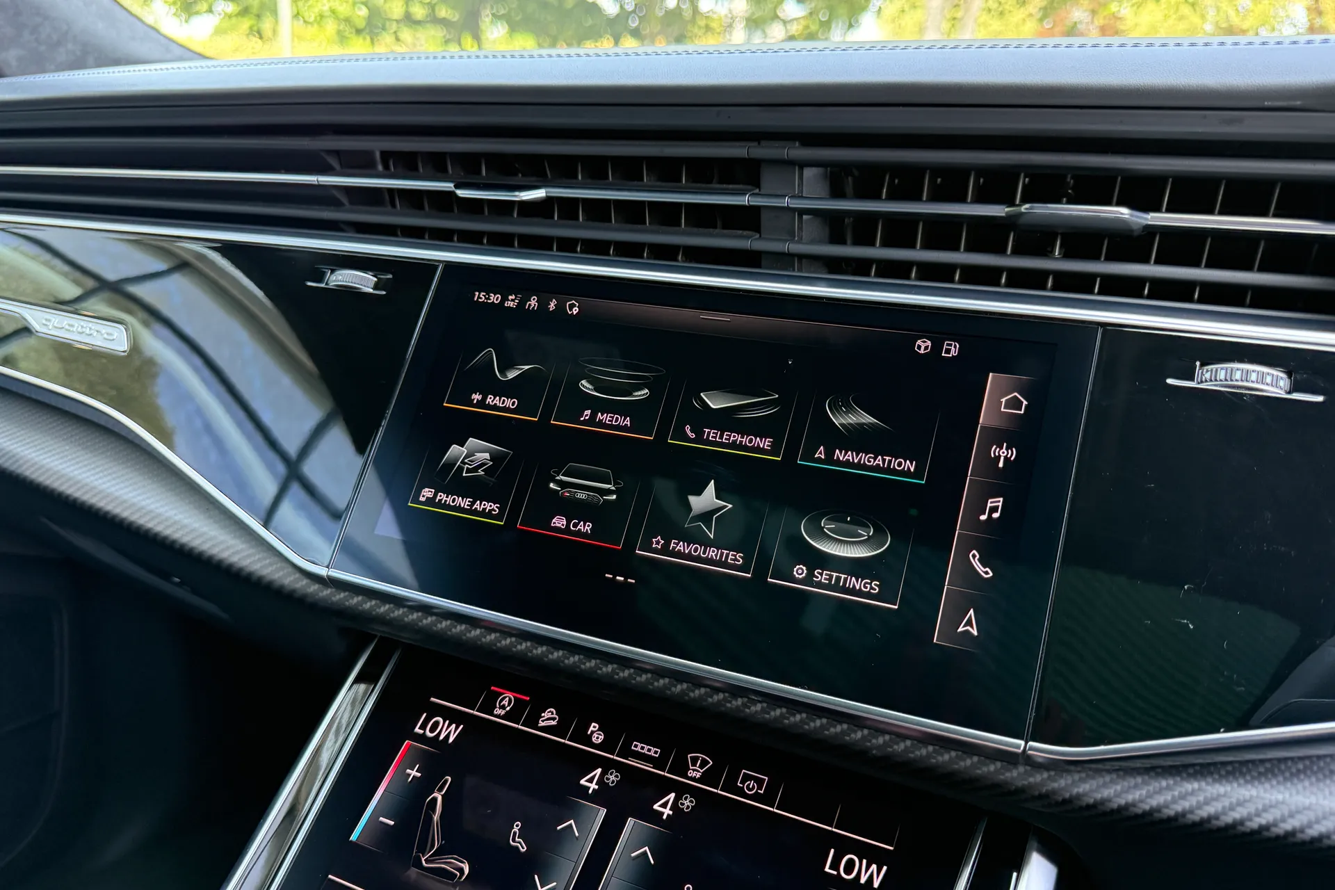 Audi RS Q8 thumbnail image number 45