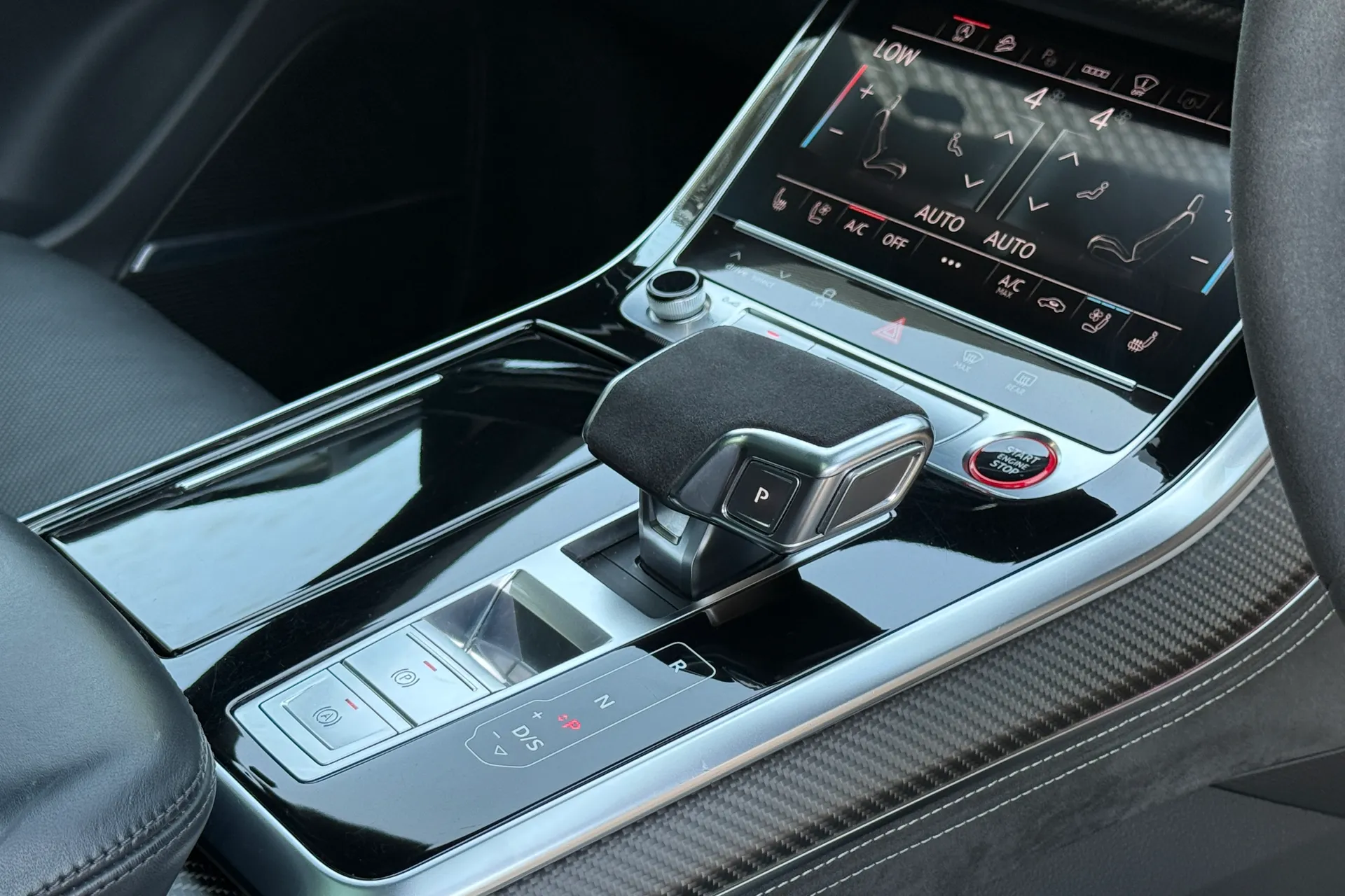 Audi RS Q8 thumbnail image number 15