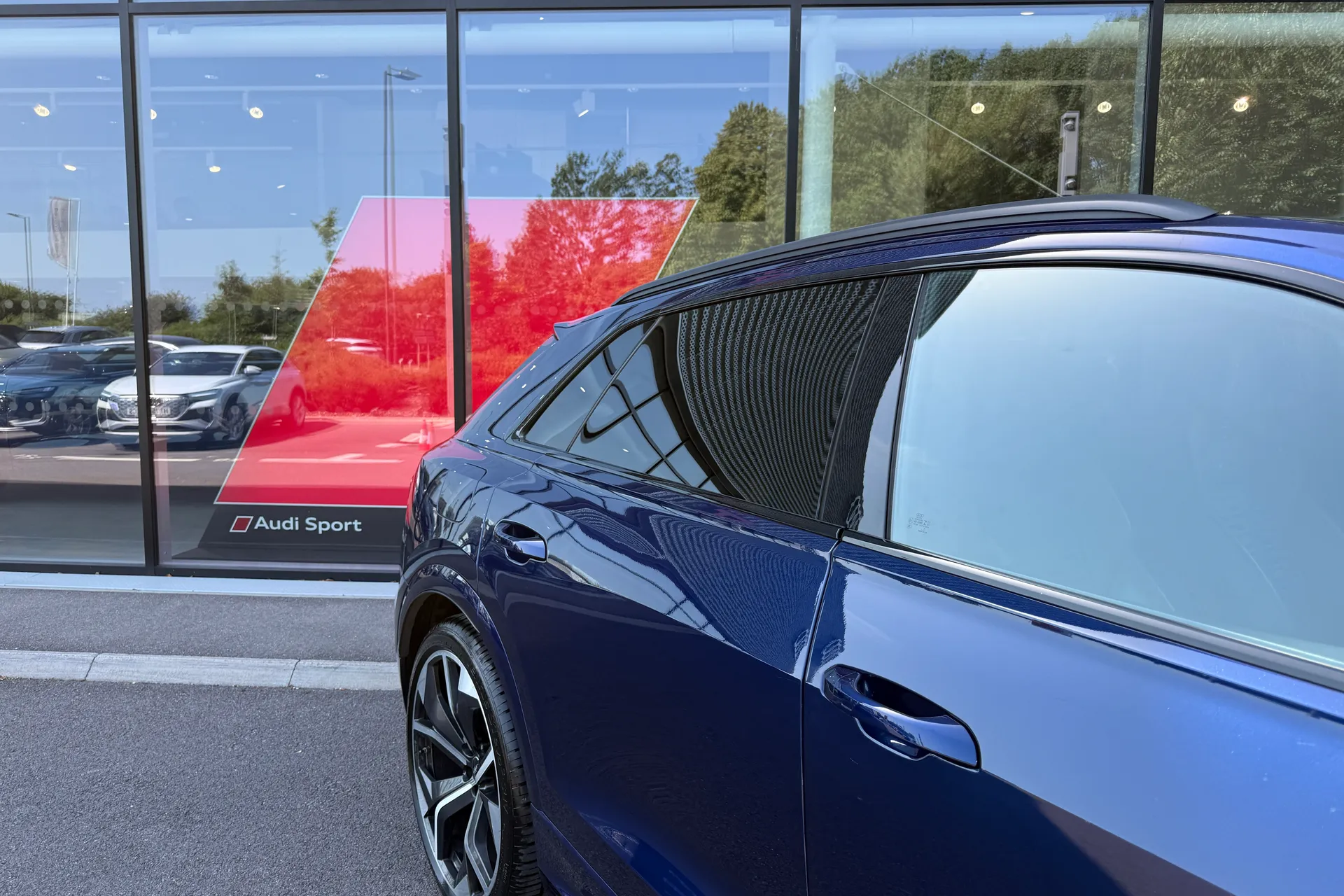 Audi RS Q8 thumbnail image number 30