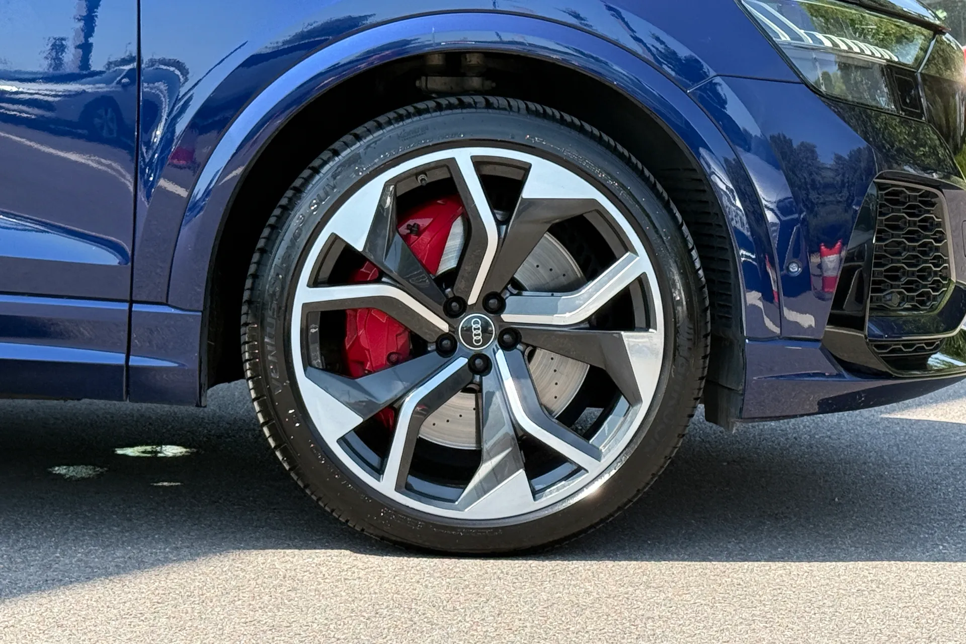 Audi RS Q8 thumbnail image number 13