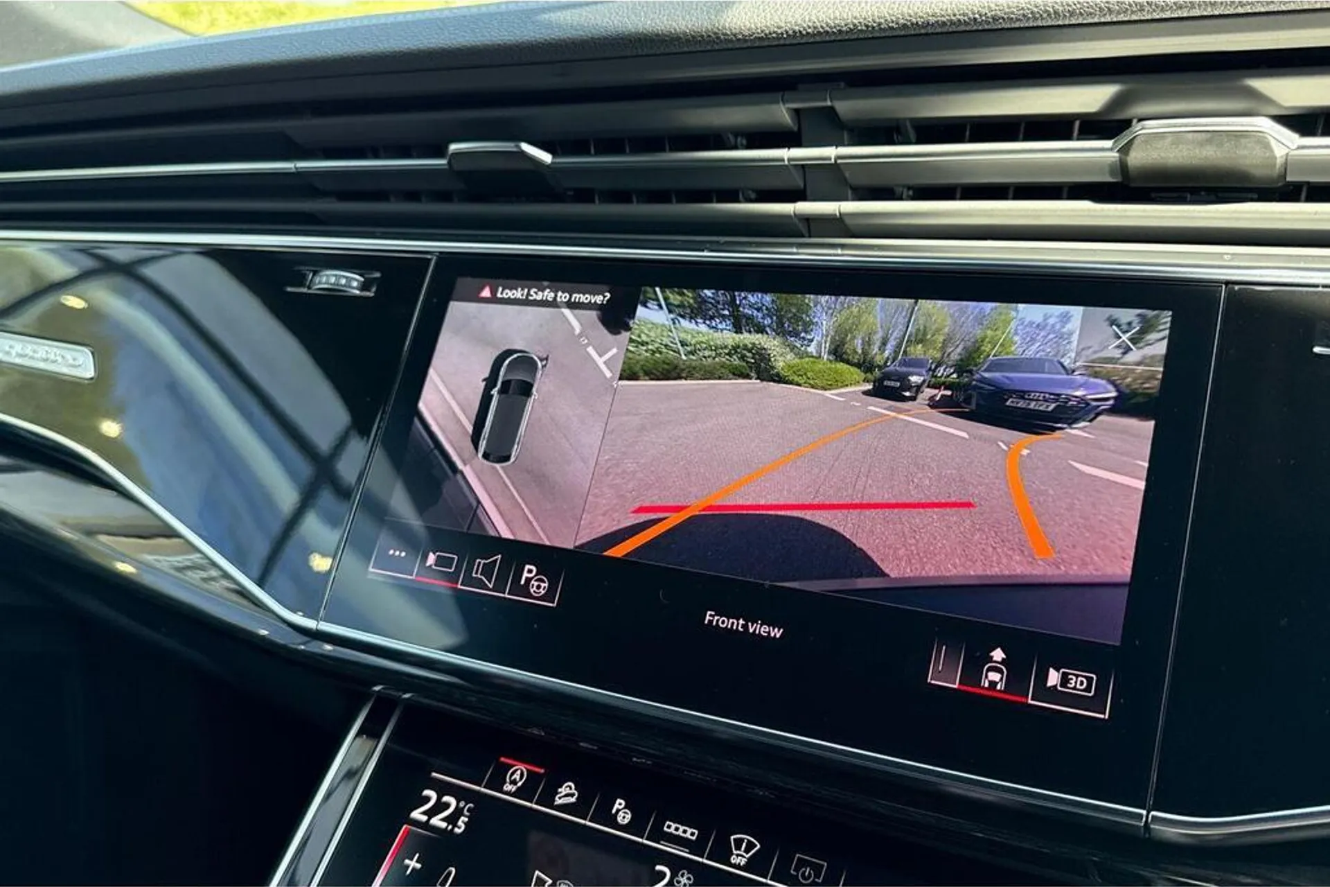 Audi RS Q8 thumbnail image number 3