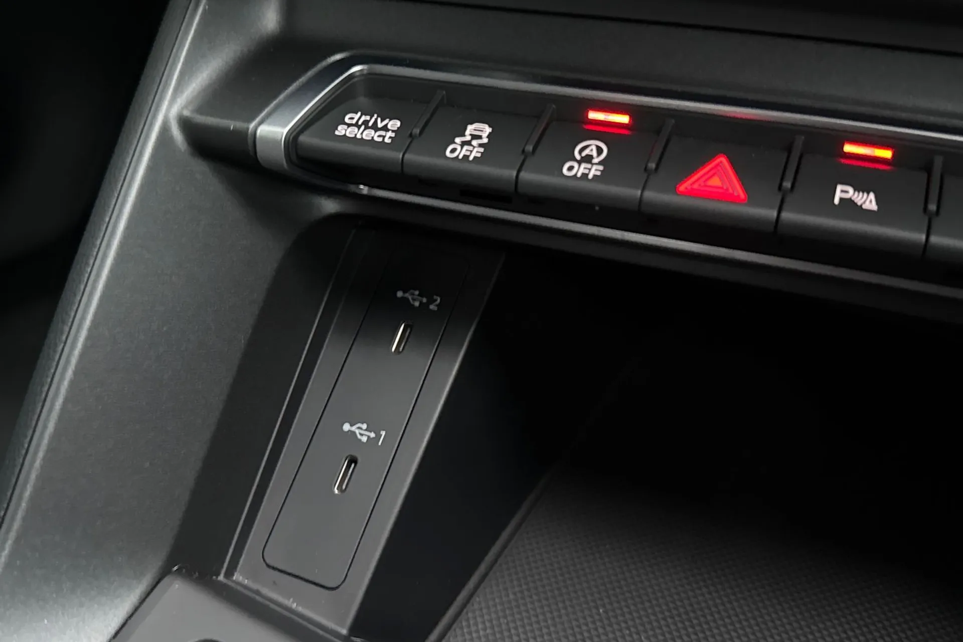 Audi Q3 thumbnail image number 44