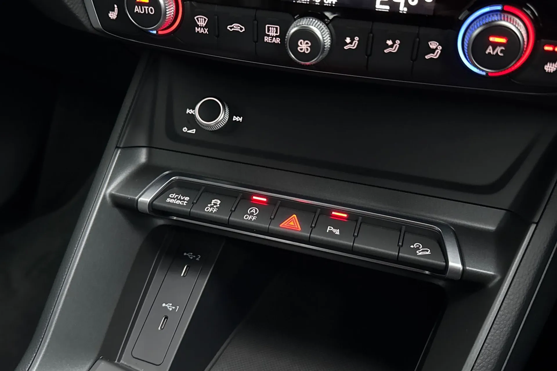 Audi Q3 thumbnail image number 40