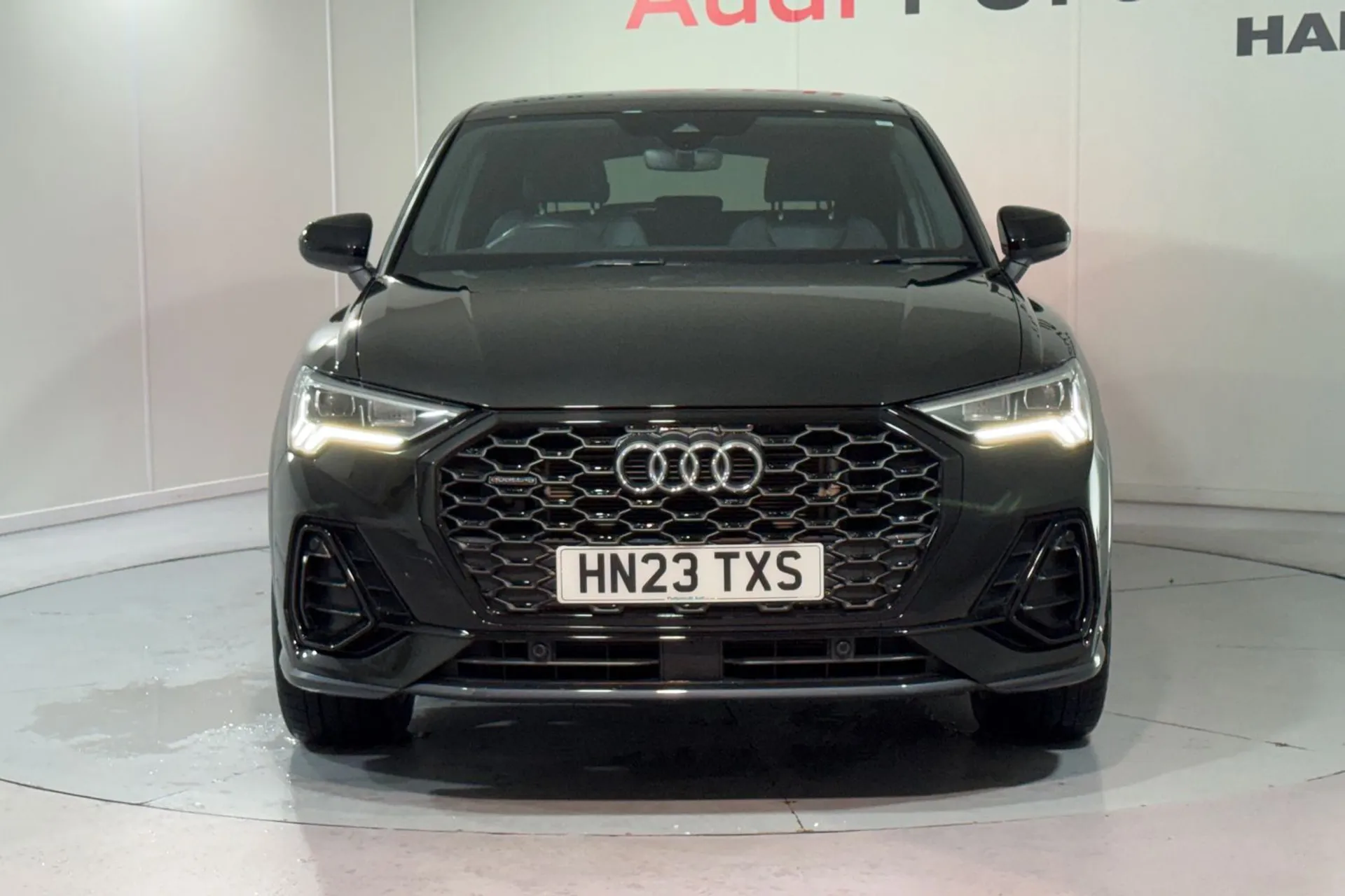 Audi Q3 thumbnail image number 6