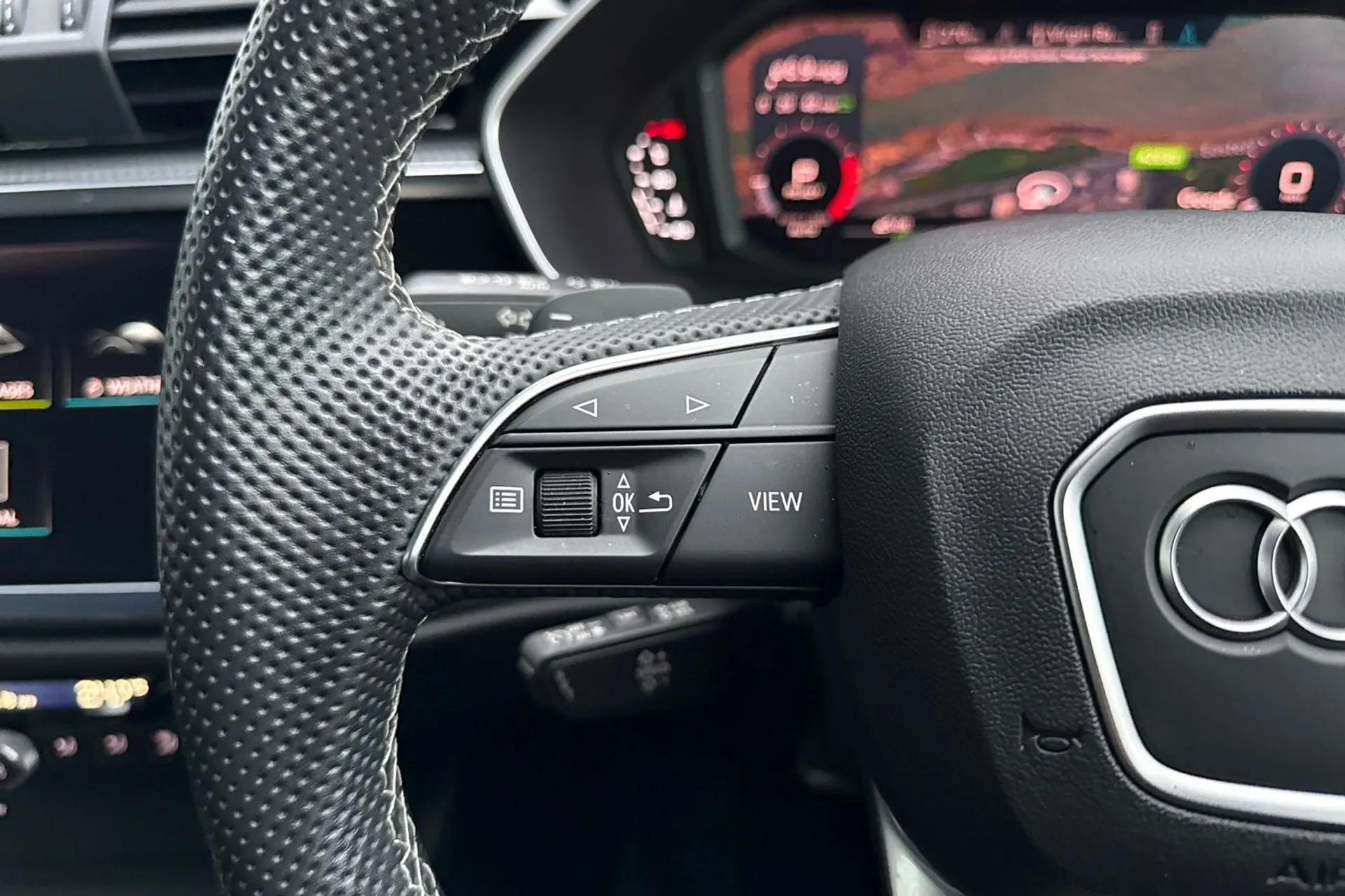 Audi Q3 thumbnail image number 42