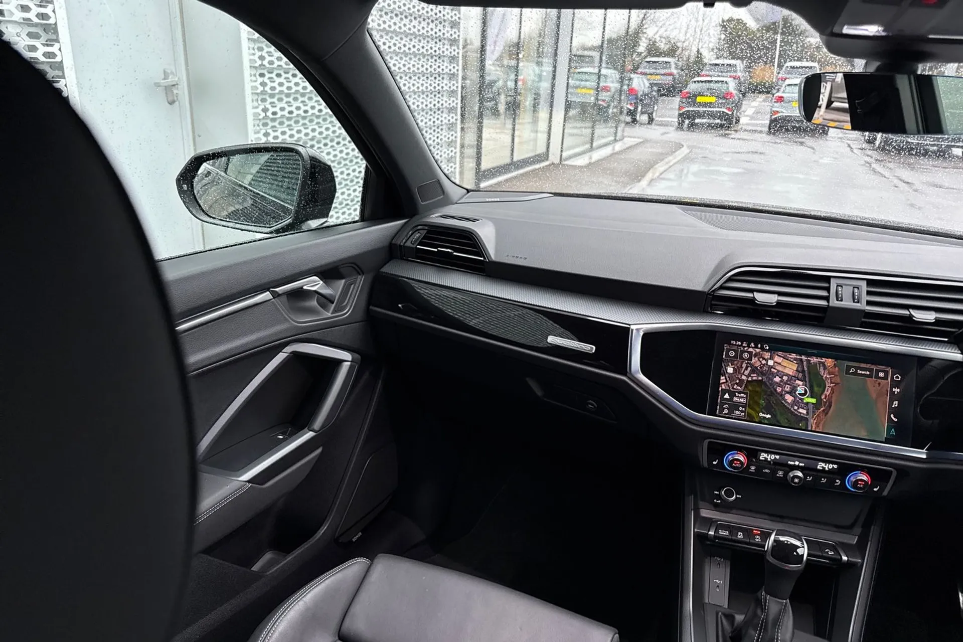 Audi Q3 thumbnail image number 36