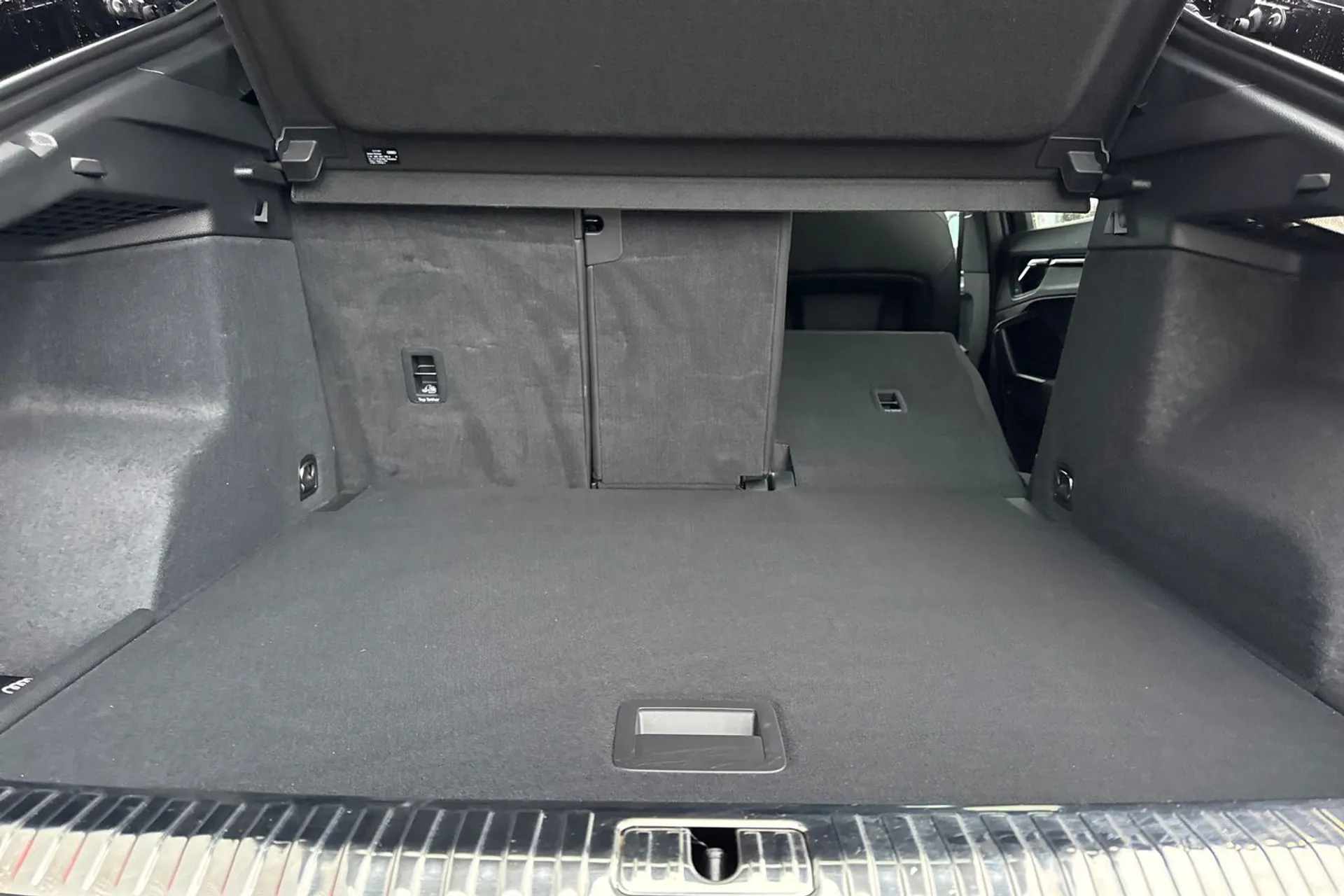 Audi Q3 thumbnail image number 19